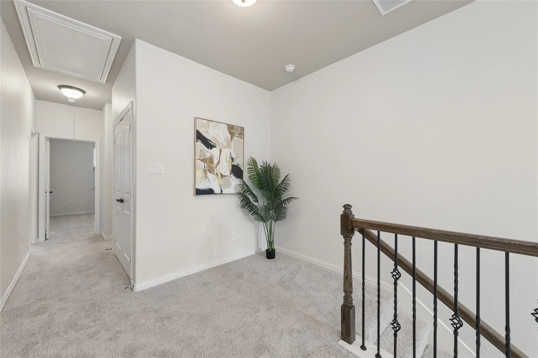 Townhouse For Sale in Dallas County , 643 Matthew Place, Richardson, Texas 75081, 2 Bedroom, 3 Bathroom, 2 Garage spaces, 1,301 Sqft, built in 2013, mls#21376399, Real Estate Agent in Richardson, Homes For Sale in Dallas county, Homes For Sale in Richardson, Realtor in Richardson Texas, Real Estate Brokerage Independent Realty Texas, Luminita Cordes Realtor