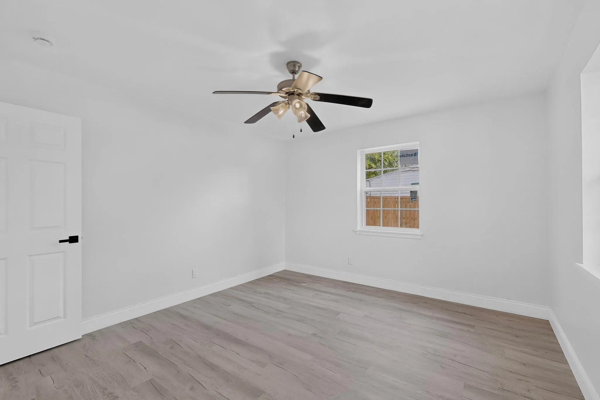 Single Family Residence For Sale in Dallas County , 1514 Westwood Drive, Irving, Texas 75060, 3 Bedroom, 2 Bathroom, 1 Garage spaces, 1,411 Sqft, built in 1956, mls#21379597, Real Estate Agent in Irving, Homes For Sale in Dallas county, Homes For Sale in Irving, Realtor in Irving Texas, Real Estate Brokerage Independent Realty Texas, Luminita Cordes Realtor
