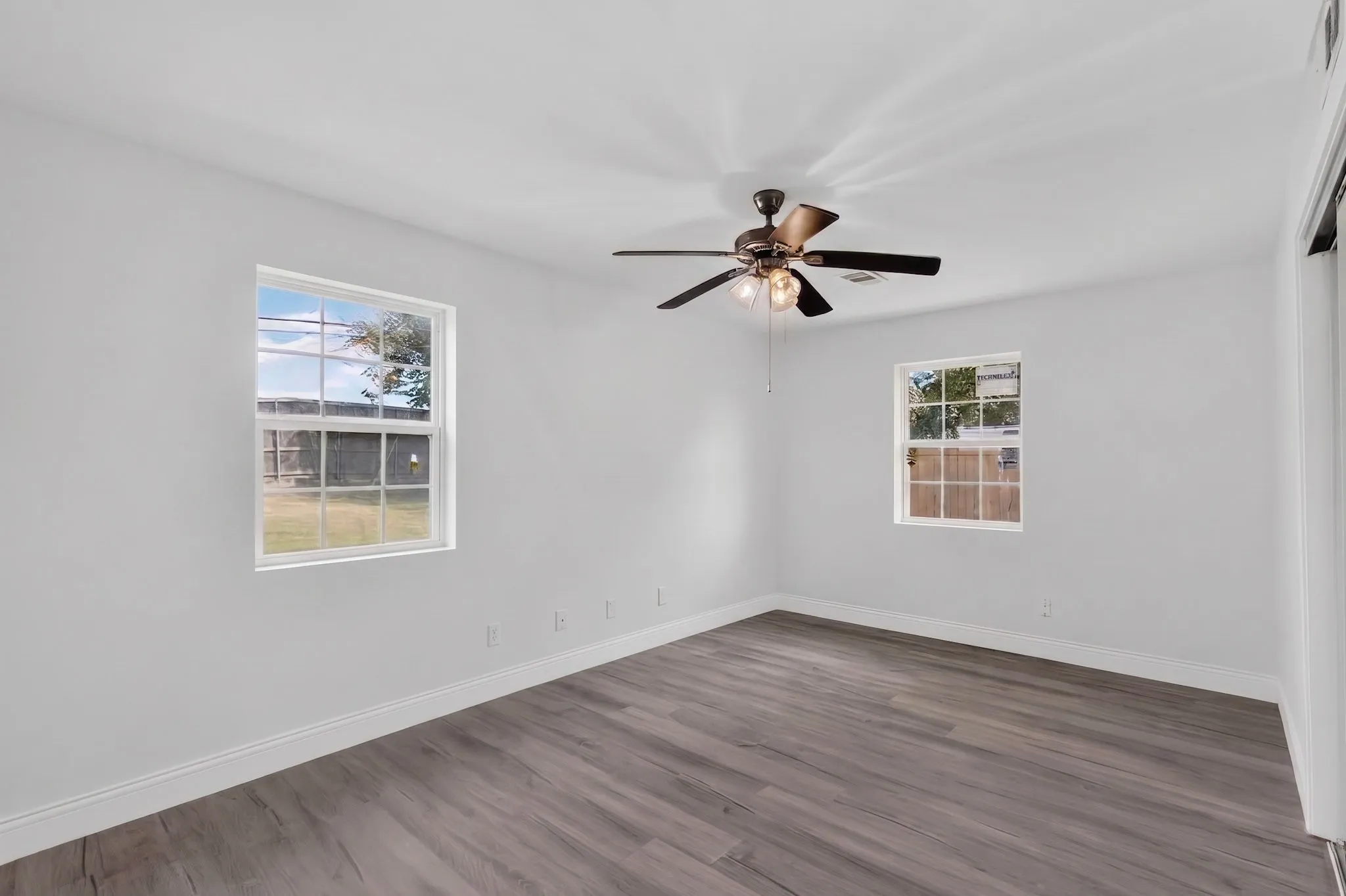 Single Family Residence For Sale in Dallas County , 1514 Westwood Drive, Irving, Texas 75060, 3 Bedroom, 2 Bathroom, 1 Garage spaces, 1,411 Sqft, built in 1956, mls#21379597, Real Estate Agent in Irving, Homes For Sale in Dallas county, Homes For Sale in Irving, Realtor in Irving Texas, Real Estate Brokerage Independent Realty Texas, Luminita Cordes Realtor