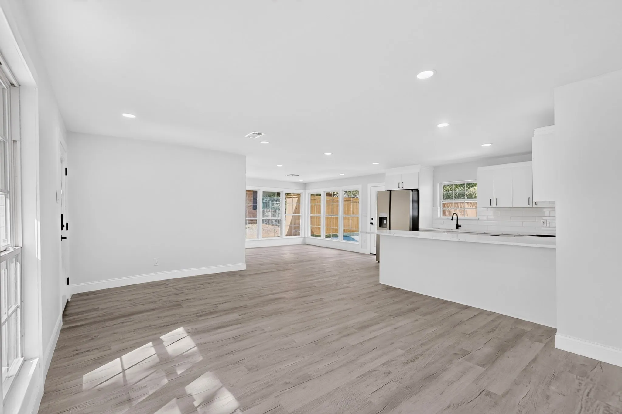 Single Family Residence For Sale in Dallas County , 1514 Westwood Drive, Irving, Texas 75060, 3 Bedroom, 2 Bathroom, 1 Garage spaces, 1,411 Sqft, built in 1956, mls#21379597, Real Estate Agent in Irving, Homes For Sale in Dallas county, Homes For Sale in Irving, Realtor in Irving Texas, Real Estate Brokerage Independent Realty Texas, Luminita Cordes Realtor