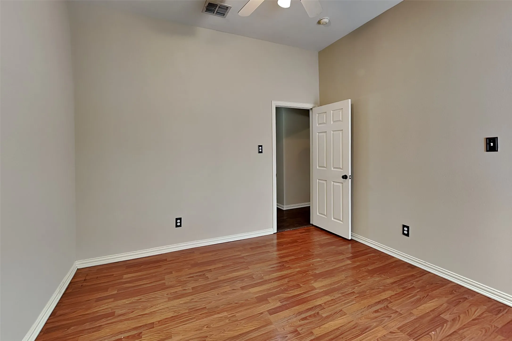Single Family Residence For Rent in Collin County , 7641 Quiet Meadow Lane, Frisco, Texas 75033, 4 Bedroom, 3 Bathroom, 2 Garage spaces, 2,510 Sqft, built in 2000, mls#21379673, Real Estate Agent in Frisco, Homes For Rent in Collin county, Homes For Rent in Frisco, Realtor in Frisco Texas, Real Estate Brokerage Independent Realty Texas, Luminita Cordes Realtor