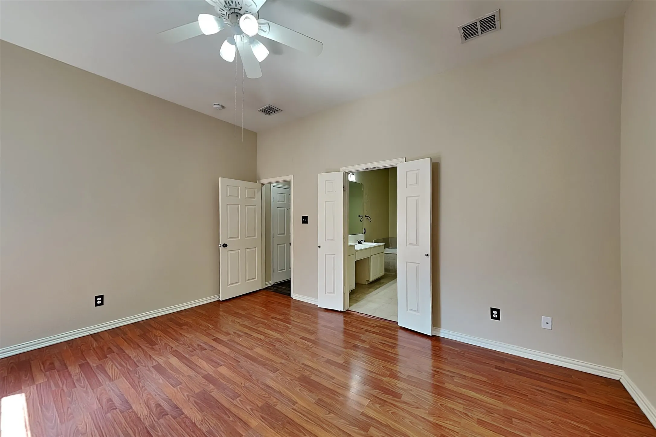 Single Family Residence For Rent in Collin County , 7641 Quiet Meadow Lane, Frisco, Texas 75033, 4 Bedroom, 3 Bathroom, 2 Garage spaces, 2,510 Sqft, built in 2000, mls#21379673, Real Estate Agent in Frisco, Homes For Rent in Collin county, Homes For Rent in Frisco, Realtor in Frisco Texas, Real Estate Brokerage Independent Realty Texas, Luminita Cordes Realtor