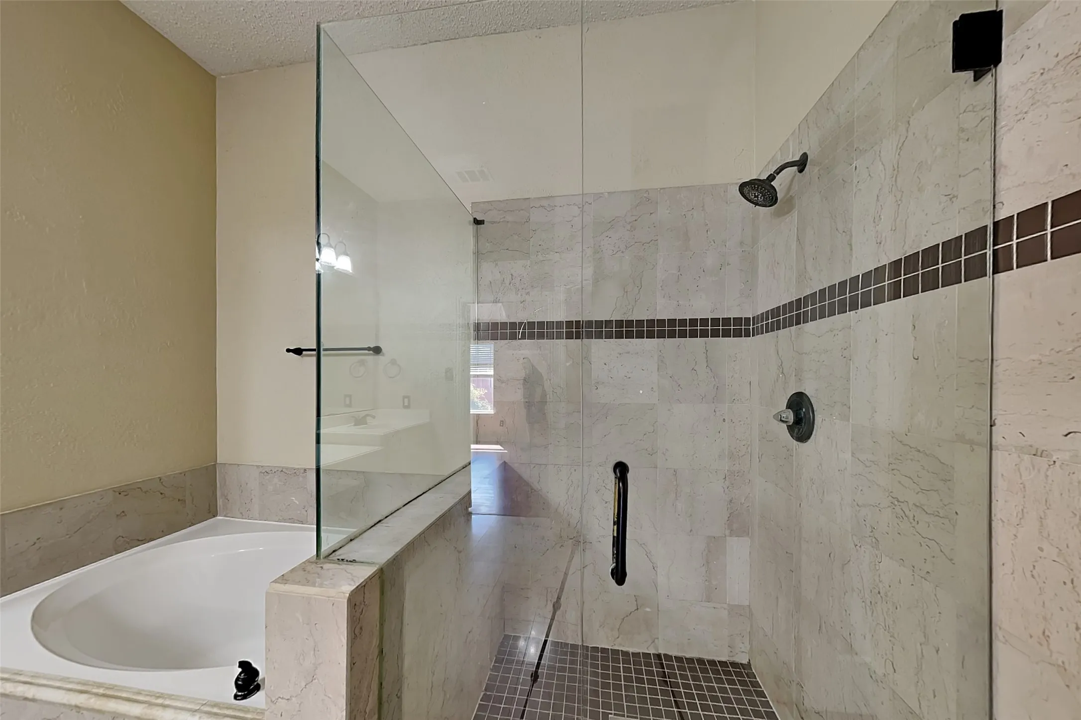 Single Family Residence For Rent in Collin County , 7641 Quiet Meadow Lane, Frisco, Texas 75033, 4 Bedroom, 3 Bathroom, 2 Garage spaces, 2,510 Sqft, built in 2000, mls#21379673, Real Estate Agent in Frisco, Homes For Rent in Collin county, Homes For Rent in Frisco, Realtor in Frisco Texas, Real Estate Brokerage Independent Realty Texas, Luminita Cordes Realtor