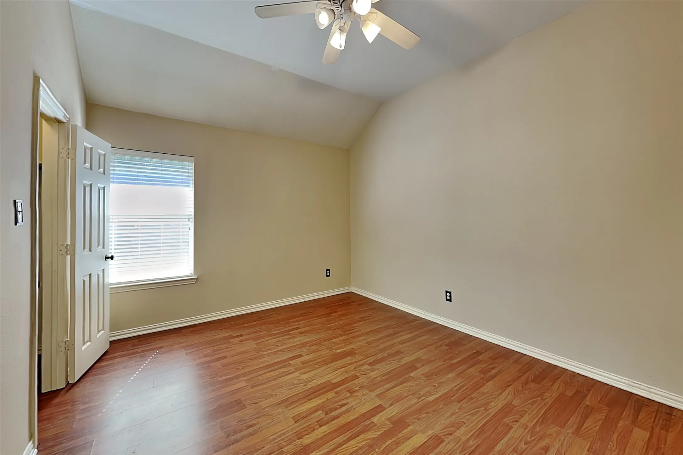 Single Family Residence For Rent in Collin County , 7641 Quiet Meadow Lane, Frisco, Texas 75033, 4 Bedroom, 3 Bathroom, 2 Garage spaces, 2,510 Sqft, built in 2000, mls#21379673, Real Estate Agent in Frisco, Homes For Rent in Collin county, Homes For Rent in Frisco, Realtor in Frisco Texas, Real Estate Brokerage Independent Realty Texas, Luminita Cordes Realtor