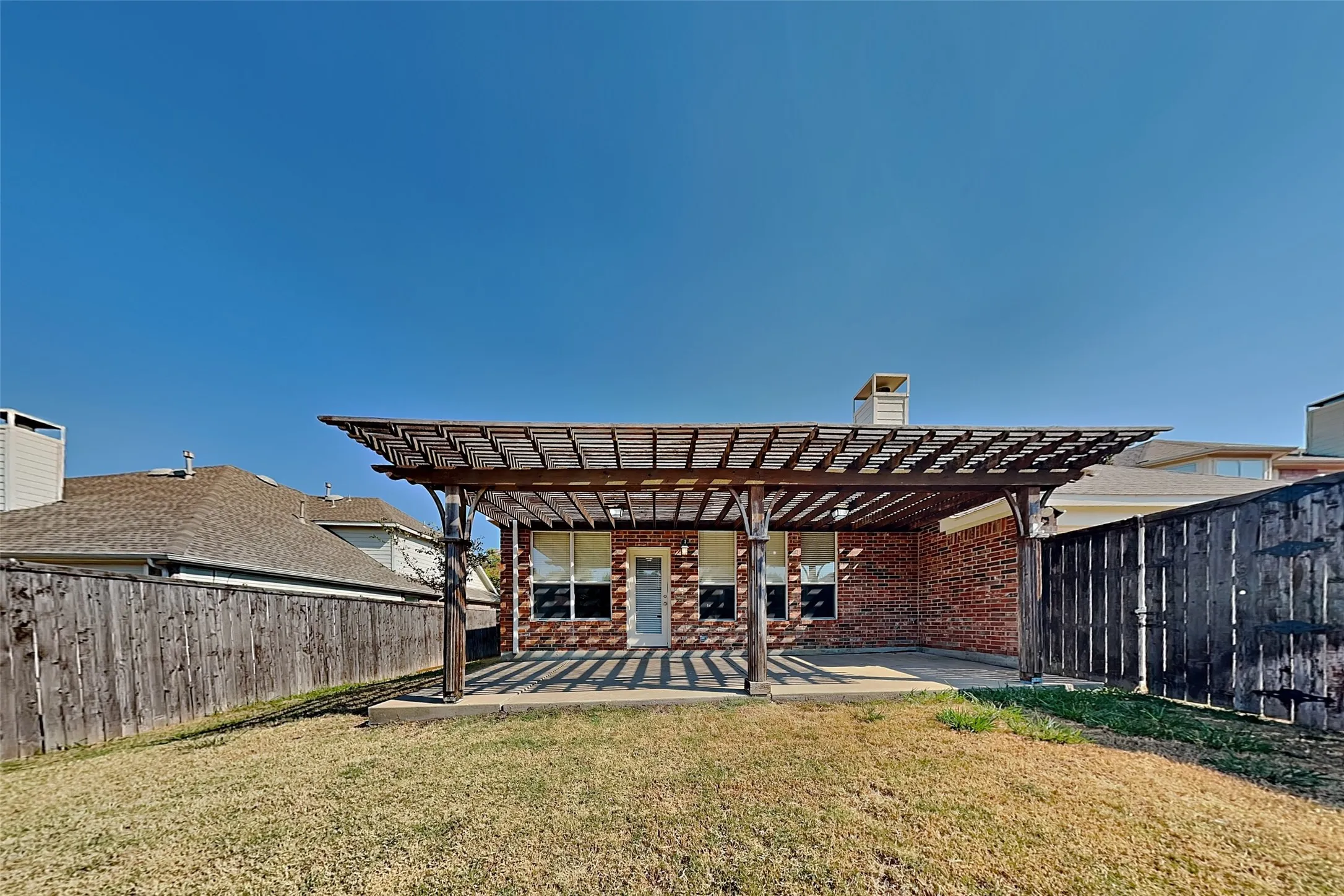 Single Family Residence For Rent in Collin County , 7641 Quiet Meadow Lane, Frisco, Texas 75033, 4 Bedroom, 3 Bathroom, 2 Garage spaces, 2,510 Sqft, built in 2000, mls#21379673, Real Estate Agent in Frisco, Homes For Rent in Collin county, Homes For Rent in Frisco, Realtor in Frisco Texas, Real Estate Brokerage Independent Realty Texas, Luminita Cordes Realtor