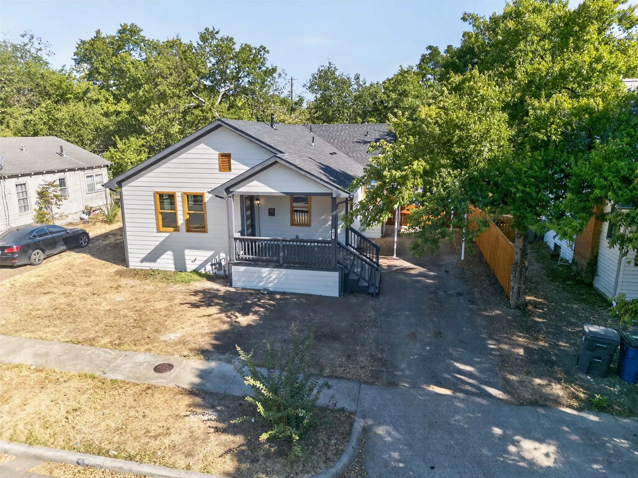 Single Family Residence For Sale in Dallas County , 1007 Winston Street, Dallas, Texas 75208, 3 Bedroom, 2 Bathroom, Garage spaces, 1,490 Sqft, built in 1930, mls#21379351, Real Estate Agent in Dallas, Homes For Sale in Dallas county, Homes For Sale in Dallas, Realtor in Dallas Texas, Real Estate Brokerage Independent Realty Texas, Luminita Cordes Realtor