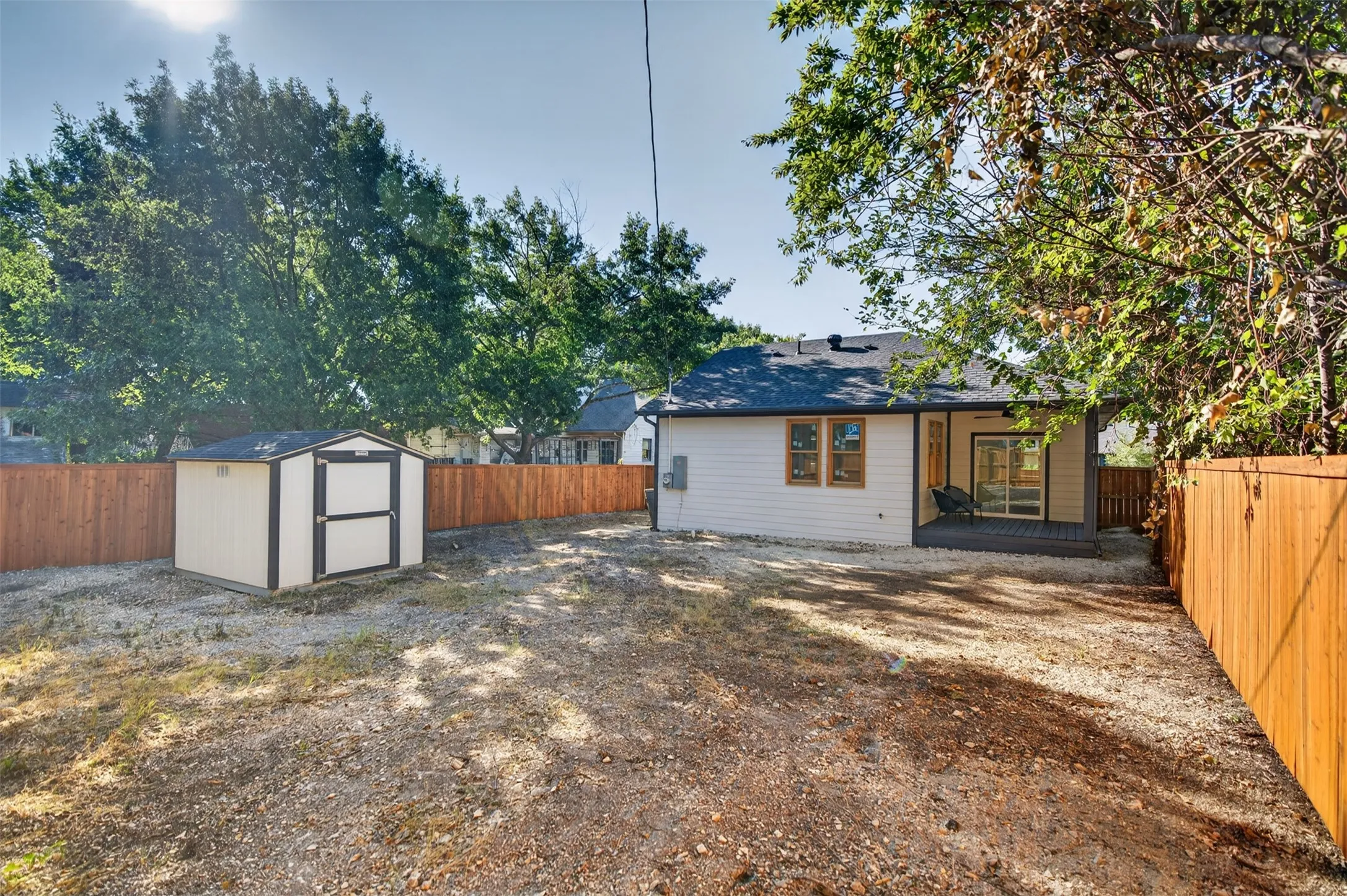 Single Family Residence For Sale in Dallas County , 1007 Winston Street, Dallas, Texas 75208, 3 Bedroom, 2 Bathroom, Garage spaces, 1,490 Sqft, built in 1930, mls#21379351, Real Estate Agent in Dallas, Homes For Sale in Dallas county, Homes For Sale in Dallas, Realtor in Dallas Texas, Real Estate Brokerage Independent Realty Texas, Luminita Cordes Realtor