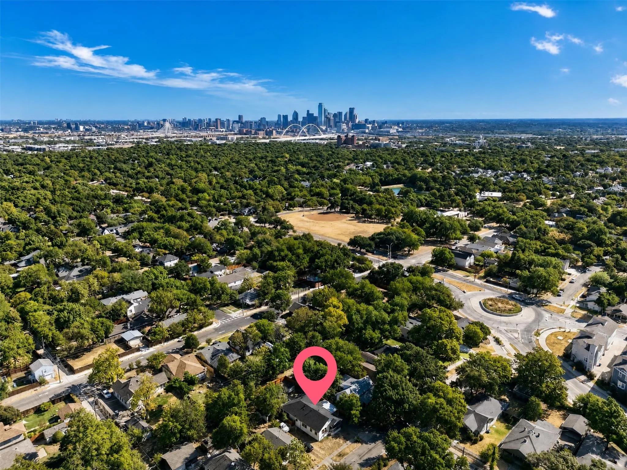 Only 10 minutes to Downtown Dallas