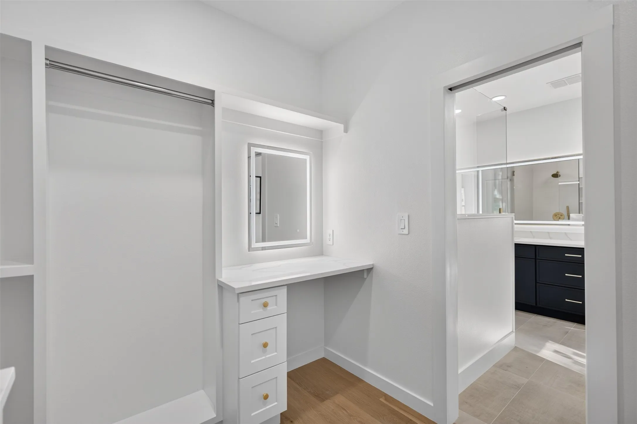 Beauty Vanity with lighted mirror