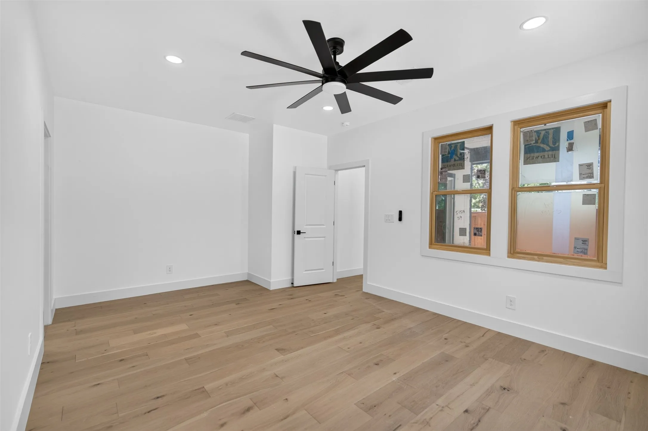 Single Family Residence For Sale in Dallas County , 1007 Winston Street, Dallas, Texas 75208, 3 Bedroom, 2 Bathroom, Garage spaces, 1,490 Sqft, built in 1930, mls#21379351, Real Estate Agent in Dallas, Homes For Sale in Dallas county, Homes For Sale in Dallas, Realtor in Dallas Texas, Real Estate Brokerage Independent Realty Texas, Luminita Cordes Realtor