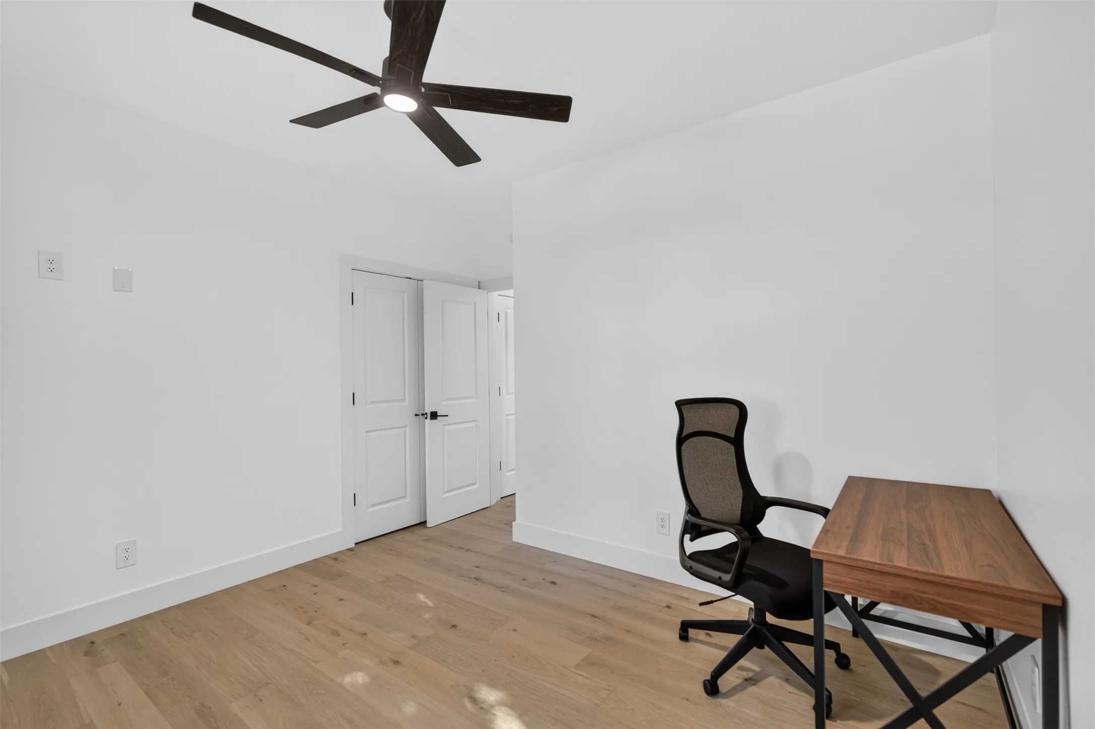 Single Family Residence For Sale in Dallas County , 1007 Winston Street, Dallas, Texas 75208, 3 Bedroom, 2 Bathroom, Garage spaces, 1,490 Sqft, built in 1930, mls#21379351, Real Estate Agent in Dallas, Homes For Sale in Dallas county, Homes For Sale in Dallas, Realtor in Dallas Texas, Real Estate Brokerage Independent Realty Texas, Luminita Cordes Realtor