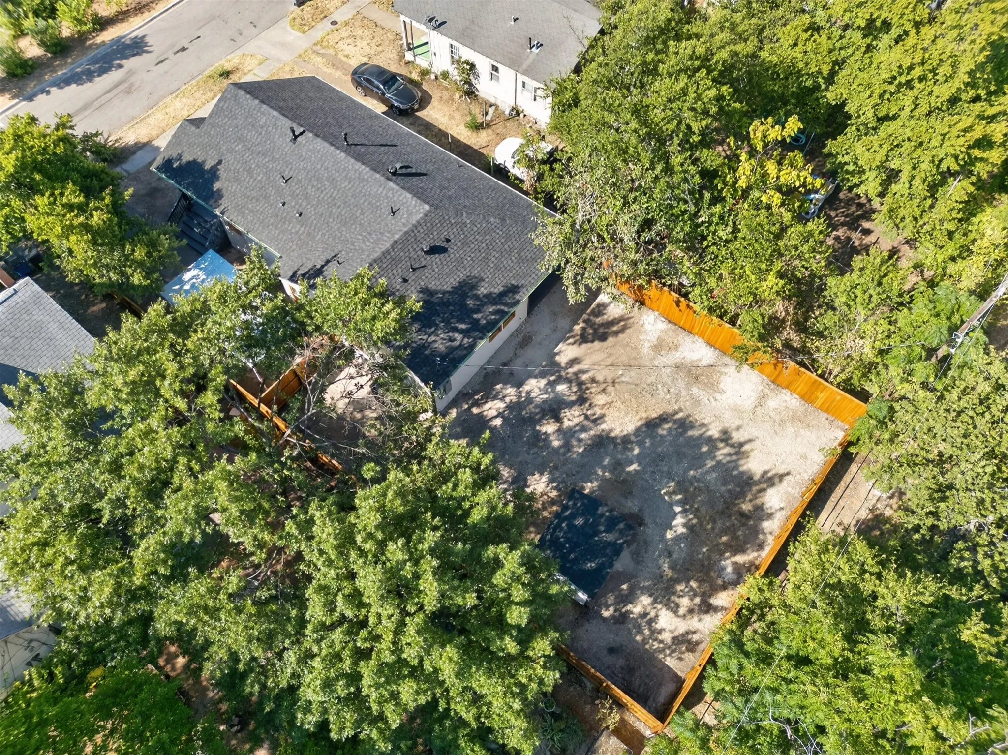 Single Family Residence For Sale in Dallas County , 1007 Winston Street, Dallas, Texas 75208, 3 Bedroom, 2 Bathroom, Garage spaces, 1,490 Sqft, built in 1930, mls#21379351, Real Estate Agent in Dallas, Homes For Sale in Dallas county, Homes For Sale in Dallas, Realtor in Dallas Texas, Real Estate Brokerage Independent Realty Texas, Luminita Cordes Realtor