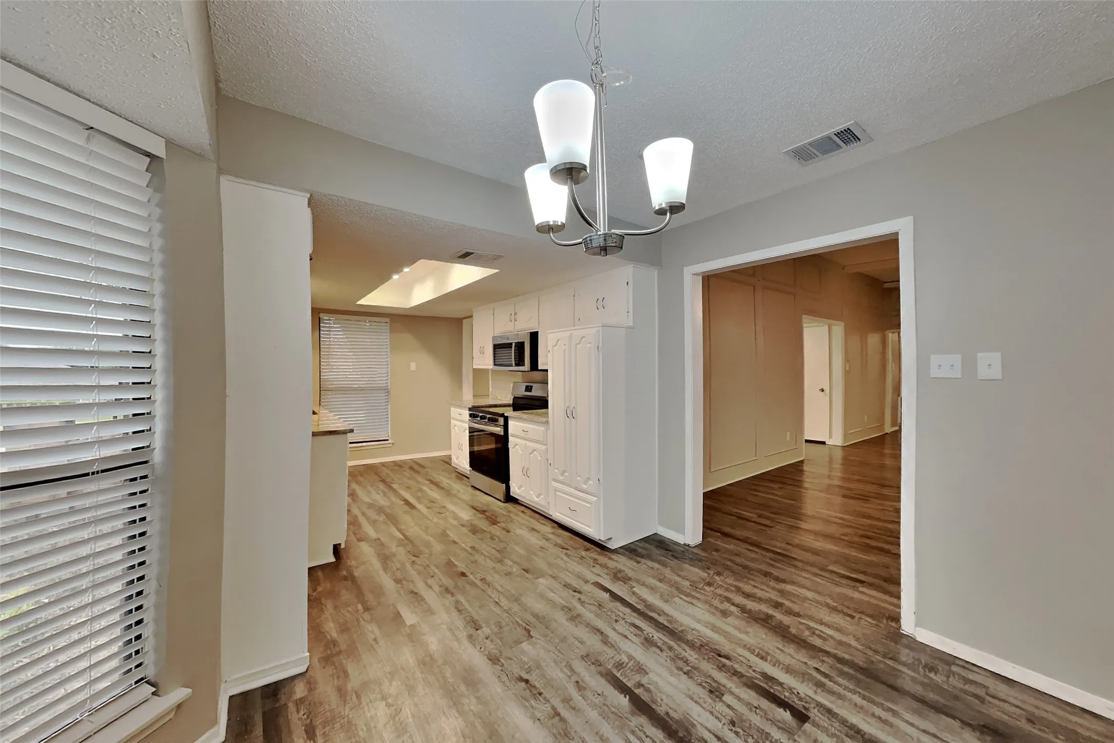 Single Family Residence For Rent in Dallas County , 4813 Vera Cruz Drive, Garland, Texas 75043, 3 Bedroom, 2 Bathroom, 2 Garage spaces, 1,963 Sqft, built in 1978, mls#21379676, Real Estate Agent in Garland, Homes For Rent in Dallas county, Homes For Rent in Garland, Realtor in Garland Texas, Real Estate Brokerage Independent Realty Texas, Luminita Cordes Realtor