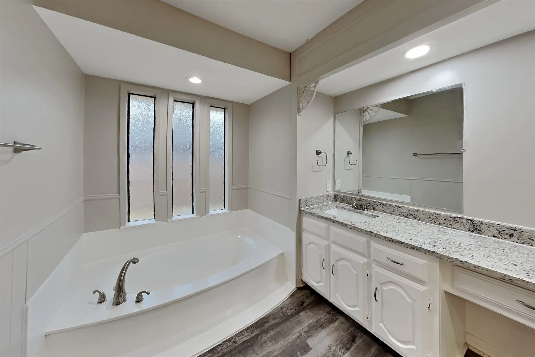Single Family Residence For Rent in Dallas County , 4813 Vera Cruz Drive, Garland, Texas 75043, 3 Bedroom, 2 Bathroom, 2 Garage spaces, 1,963 Sqft, built in 1978, mls#21379676, Real Estate Agent in Garland, Homes For Rent in Dallas county, Homes For Rent in Garland, Realtor in Garland Texas, Real Estate Brokerage Independent Realty Texas, Luminita Cordes Realtor