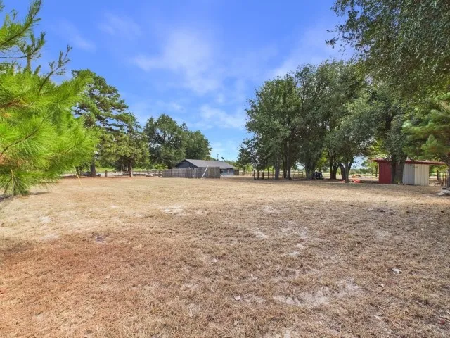 Single Family Residence For Sale in Anderson County , 14889 N State Highway 19, Palestine, Texas 75803, 3 Bedroom, 1 Bathroom, Garage spaces, 1,246 Sqft, built in 1950, mls#21377167, Real Estate Agent in Palestine, Homes For Sale in Anderson county, Homes For Sale in Palestine, Realtor in Palestine Texas, Real Estate Brokerage Independent Realty Texas, Luminita Cordes Realtor