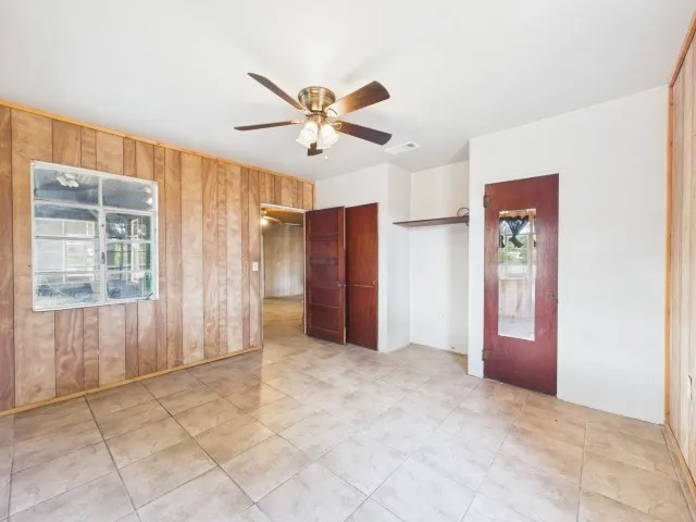 Single Family Residence For Sale in Anderson County , 14889 N State Highway 19, Palestine, Texas 75803, 3 Bedroom, 1 Bathroom, Garage spaces, 1,246 Sqft, built in 1950, mls#21377167, Real Estate Agent in Palestine, Homes For Sale in Anderson county, Homes For Sale in Palestine, Realtor in Palestine Texas, Real Estate Brokerage Independent Realty Texas, Luminita Cordes Realtor