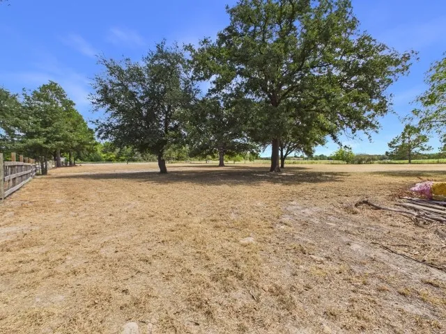 Single Family Residence For Sale in Anderson County , 14889 N State Highway 19, Palestine, Texas 75803, 3 Bedroom, 1 Bathroom, Garage spaces, 1,246 Sqft, built in 1950, mls#21377167, Real Estate Agent in Palestine, Homes For Sale in Anderson county, Homes For Sale in Palestine, Realtor in Palestine Texas, Real Estate Brokerage Independent Realty Texas, Luminita Cordes Realtor