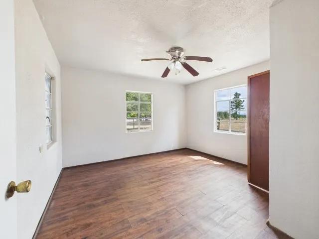Single Family Residence For Sale in Anderson County , 14889 N State Highway 19, Palestine, Texas 75803, 3 Bedroom, 1 Bathroom, Garage spaces, 1,246 Sqft, built in 1950, mls#21377167, Real Estate Agent in Palestine, Homes For Sale in Anderson county, Homes For Sale in Palestine, Realtor in Palestine Texas, Real Estate Brokerage Independent Realty Texas, Luminita Cordes Realtor