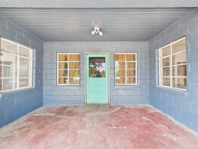 Single Family Residence For Sale in Anderson County , 14889 N State Highway 19, Palestine, Texas 75803, 3 Bedroom, 1 Bathroom, Garage spaces, 1,246 Sqft, built in 1950, mls#21377167, Real Estate Agent in Palestine, Homes For Sale in Anderson county, Homes For Sale in Palestine, Realtor in Palestine Texas, Real Estate Brokerage Independent Realty Texas, Luminita Cordes Realtor