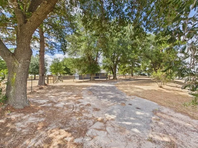 Single Family Residence For Sale in Anderson County , 14889 N State Highway 19, Palestine, Texas 75803, 3 Bedroom, 1 Bathroom, Garage spaces, 1,246 Sqft, built in 1950, mls#21377167, Real Estate Agent in Palestine, Homes For Sale in Anderson county, Homes For Sale in Palestine, Realtor in Palestine Texas, Real Estate Brokerage Independent Realty Texas, Luminita Cordes Realtor