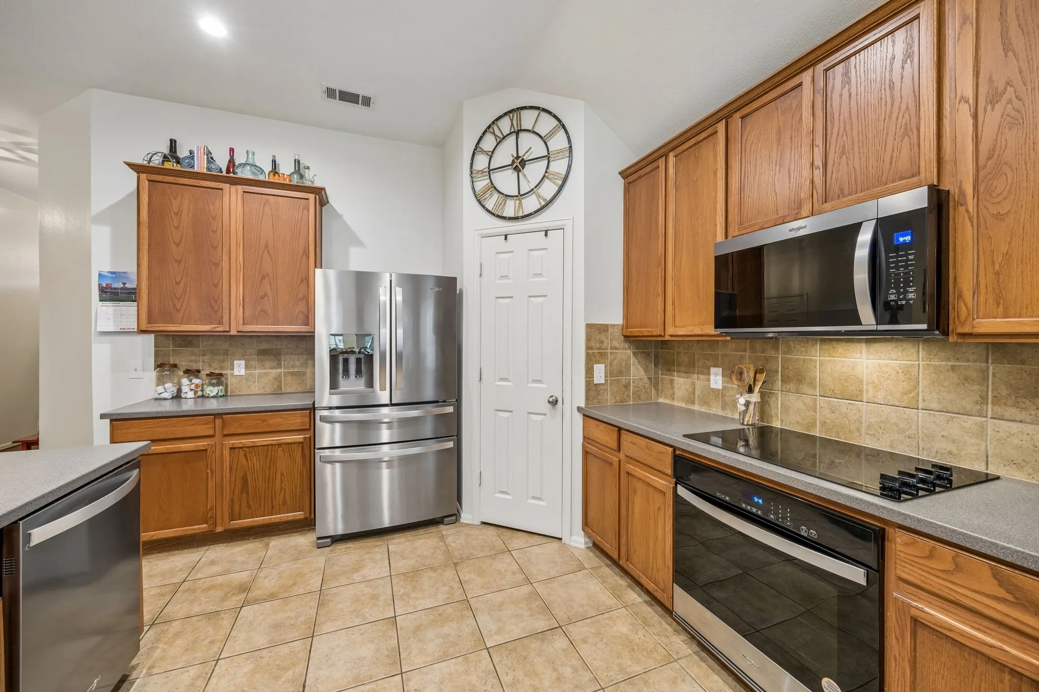 Single Family Residence For Rent in Denton County , 2748 Thorncreek Lane, Fort Worth, Texas 76177, 3 Bedroom, 2 Bathroom, 2 Garage spaces, 1,772 Sqft, built in 2004, mls#21379531, Real Estate Agent in Fort Worth, Homes For Rent in Denton county, Homes For Rent in Fort Worth, Realtor in Fort Worth Texas, Real Estate Brokerage Independent Realty Texas, Luminita Cordes Realtor