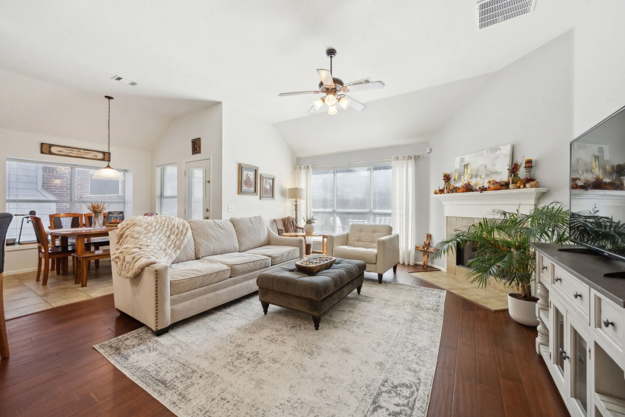 Single Family Residence For Rent in Denton County , 2748 Thorncreek Lane, Fort Worth, Texas 76177, 3 Bedroom, 2 Bathroom, 2 Garage spaces, 1,772 Sqft, built in 2004, mls#21379531, Real Estate Agent in Fort Worth, Homes For Rent in Denton county, Homes For Rent in Fort Worth, Realtor in Fort Worth Texas, Real Estate Brokerage Independent Realty Texas, Luminita Cordes Realtor