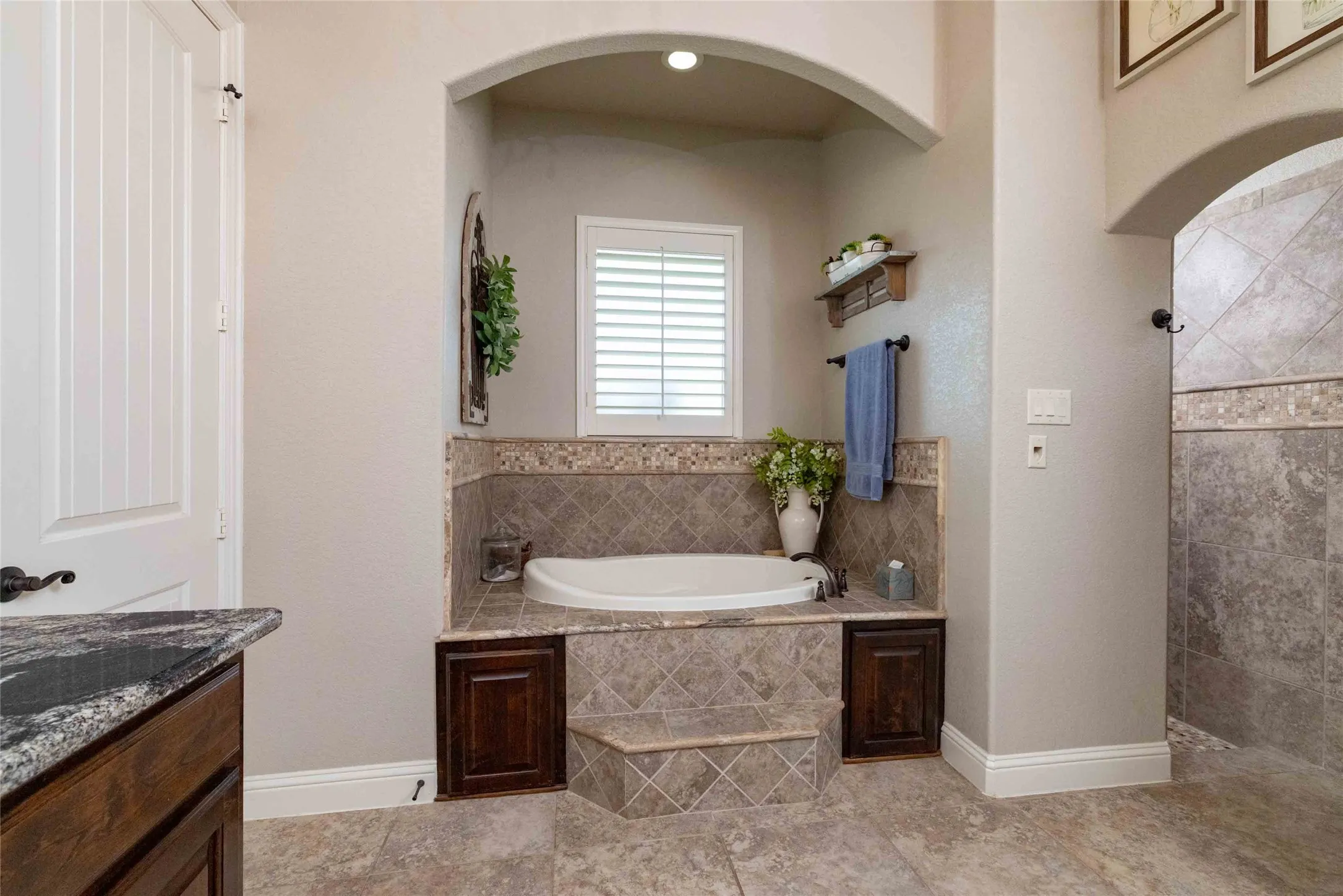 Elegant Primary Bath w Zacuzzi Tub & Walk-in Shower...