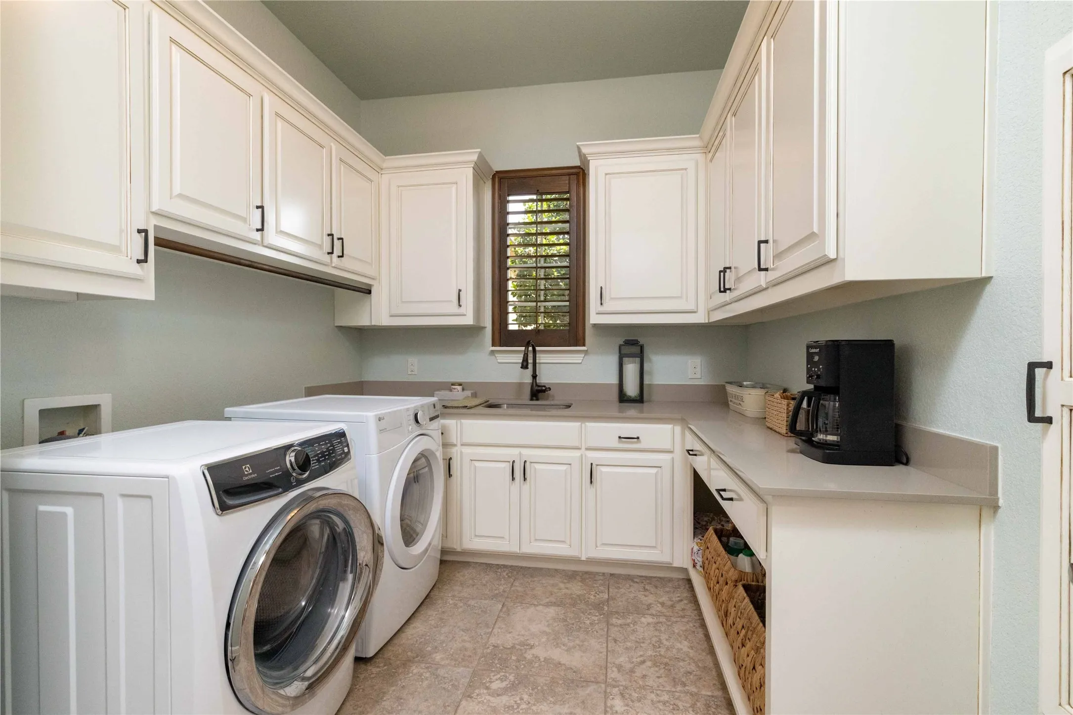 Spacious Laundry Room w Sink & Quartz Countertops...