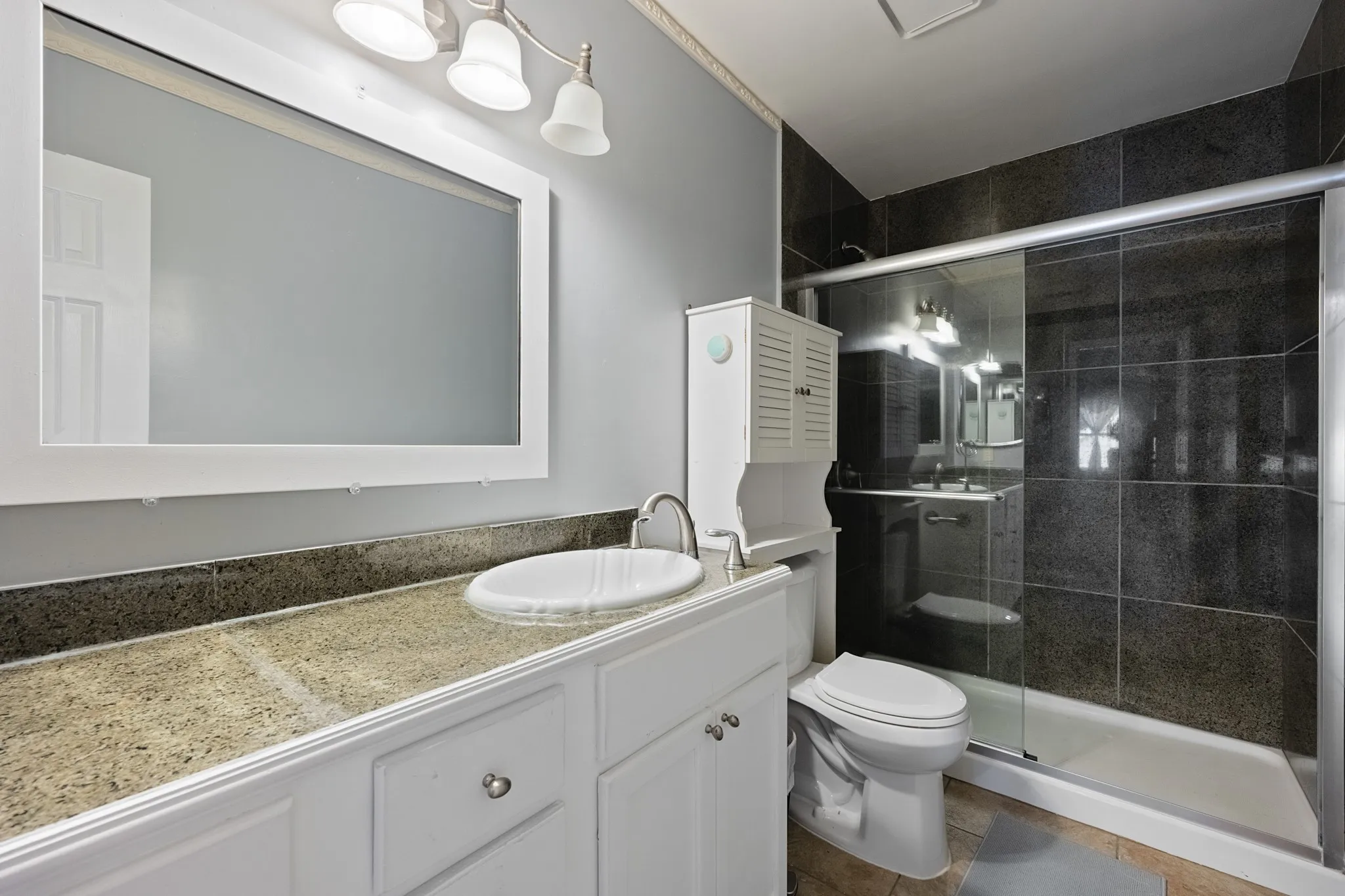 Single Family Residence For Sale in Dallas County , 4305 Hudson Avenue, Grand Prairie, Texas 75052, 3 Bedroom, 3 Bathroom, 2 Garage spaces, 2,049 Sqft, built in 1985, mls#21379675, Real Estate Agent in Grand Prairie, Homes For Sale in Dallas county, Homes For Sale in Grand Prairie, Realtor in Grand Prairie Texas, Real Estate Brokerage Independent Realty Texas, Luminita Cordes Realtor