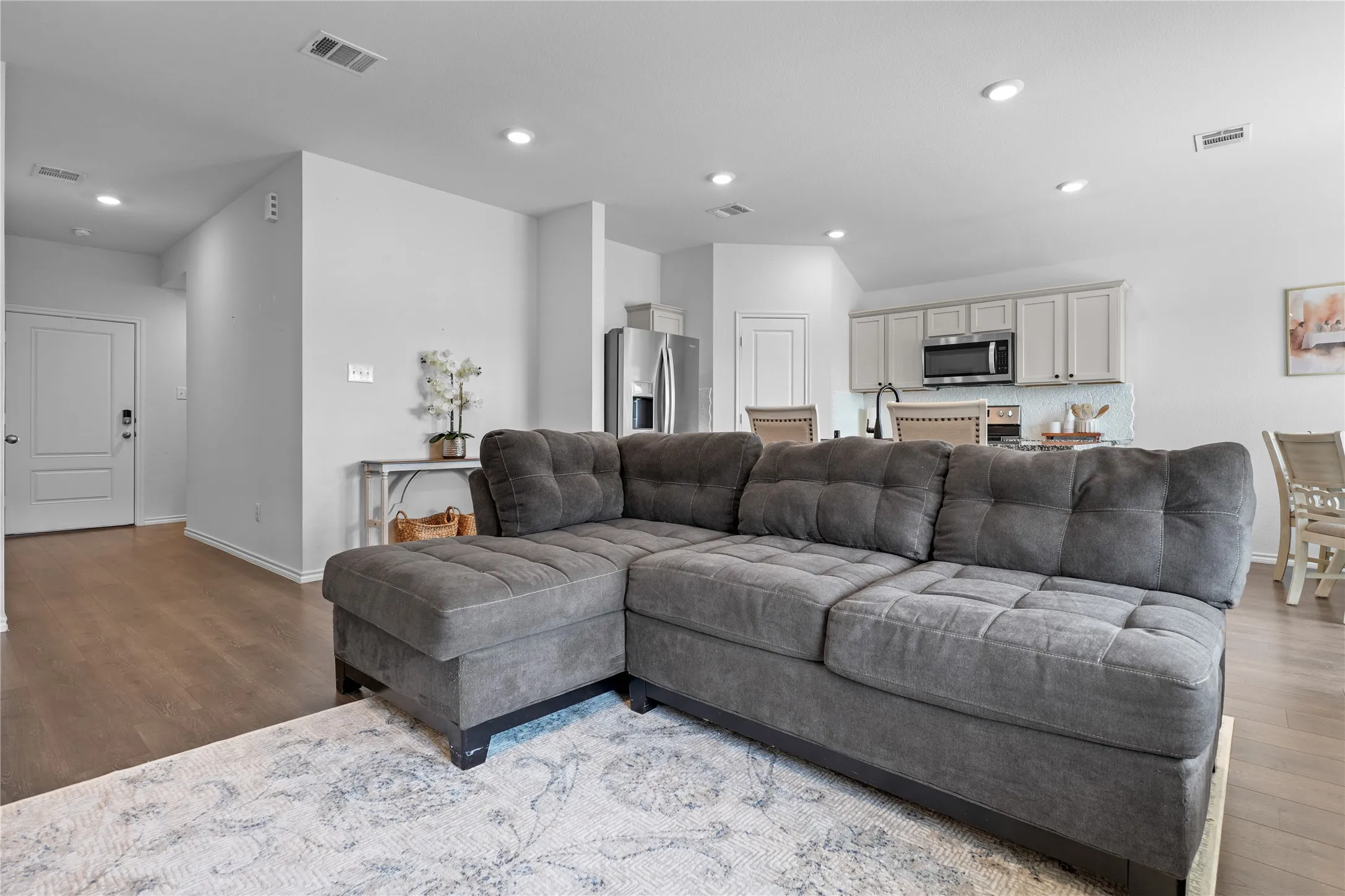 Single Family Residence For Rent in Collin County , 1322 Community Way, Royse City, Texas 75189, 3 Bedroom, 2 Bathroom, 2 Garage spaces, 1,297 Sqft, built in 2021, mls#21379677, Real Estate Agent in Royse City, Homes For Rent in Collin county, Homes For Rent in Royse City, Realtor in Royse City Texas, Real Estate Brokerage Independent Realty Texas, Luminita Cordes Realtor