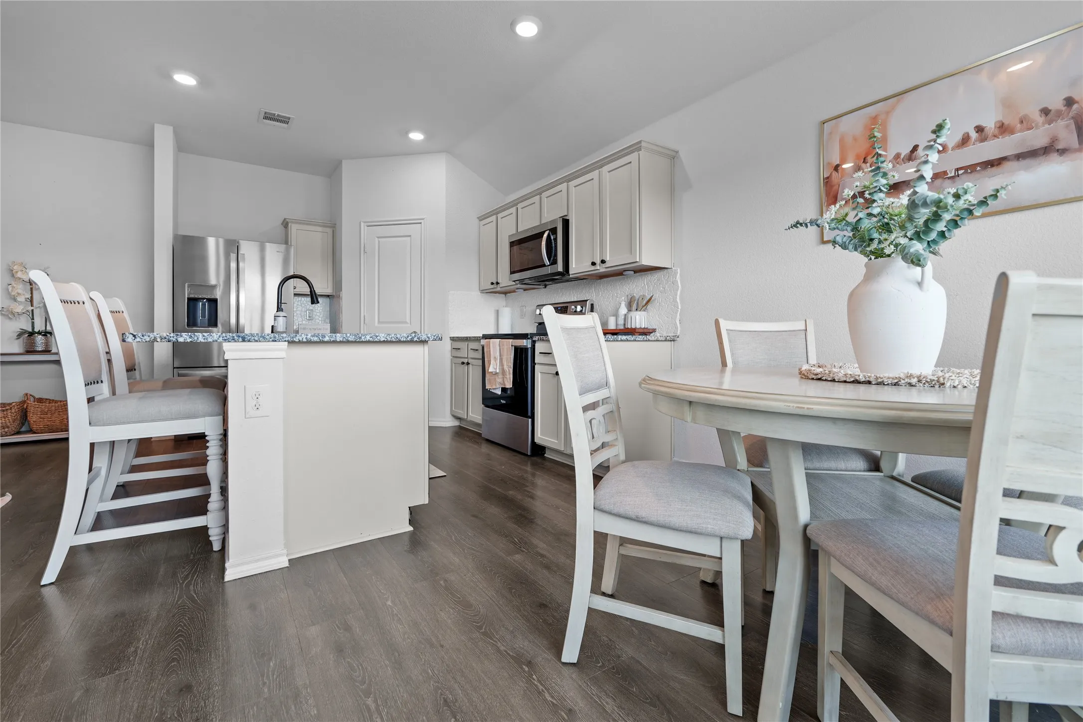 Single Family Residence For Rent in Collin County , 1322 Community Way, Royse City, Texas 75189, 3 Bedroom, 2 Bathroom, 2 Garage spaces, 1,297 Sqft, built in 2021, mls#21379677, Real Estate Agent in Royse City, Homes For Rent in Collin county, Homes For Rent in Royse City, Realtor in Royse City Texas, Real Estate Brokerage Independent Realty Texas, Luminita Cordes Realtor