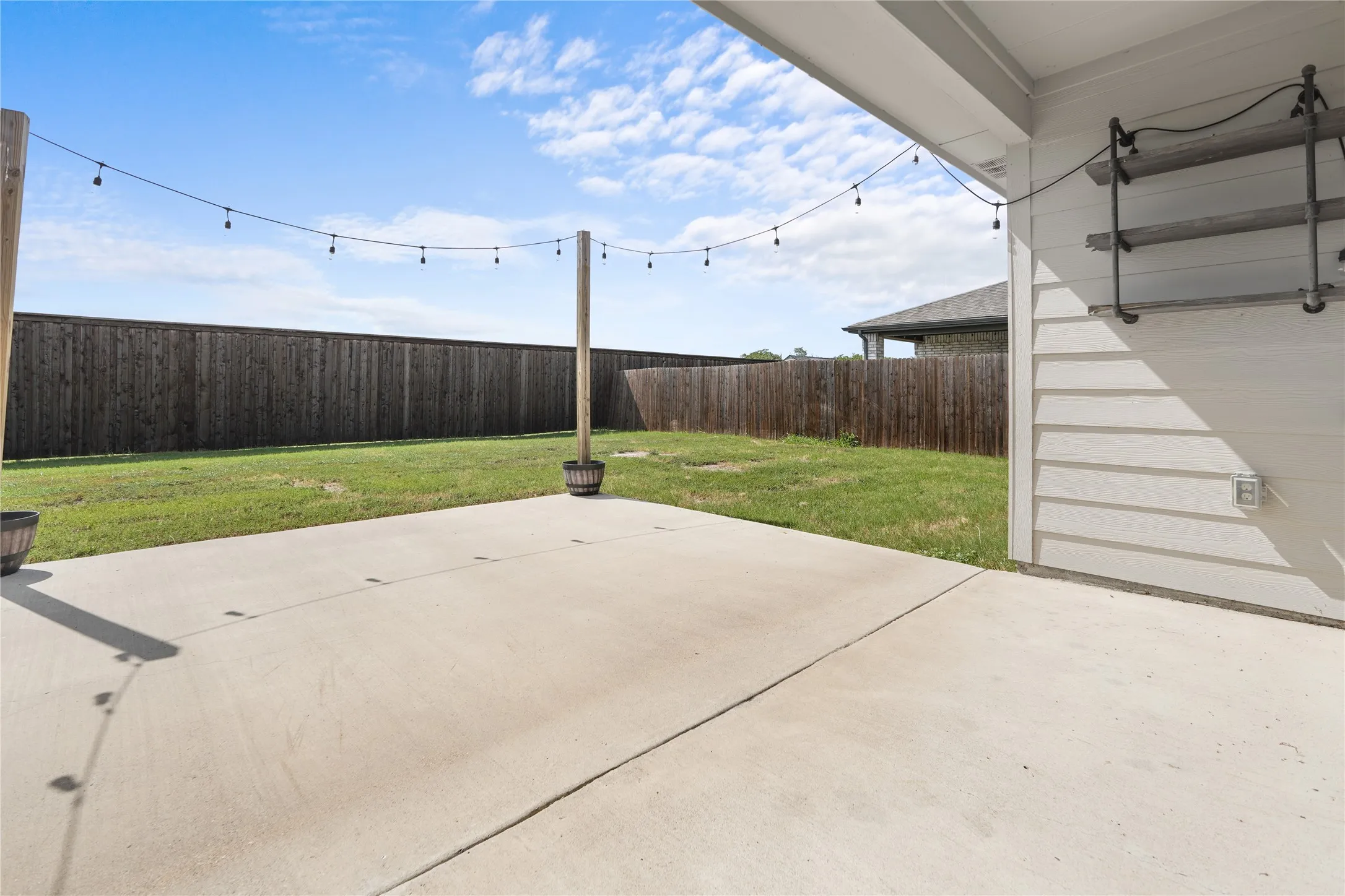 Single Family Residence For Rent in Collin County , 1322 Community Way, Royse City, Texas 75189, 3 Bedroom, 2 Bathroom, 2 Garage spaces, 1,297 Sqft, built in 2021, mls#21379677, Real Estate Agent in Royse City, Homes For Rent in Collin county, Homes For Rent in Royse City, Realtor in Royse City Texas, Real Estate Brokerage Independent Realty Texas, Luminita Cordes Realtor