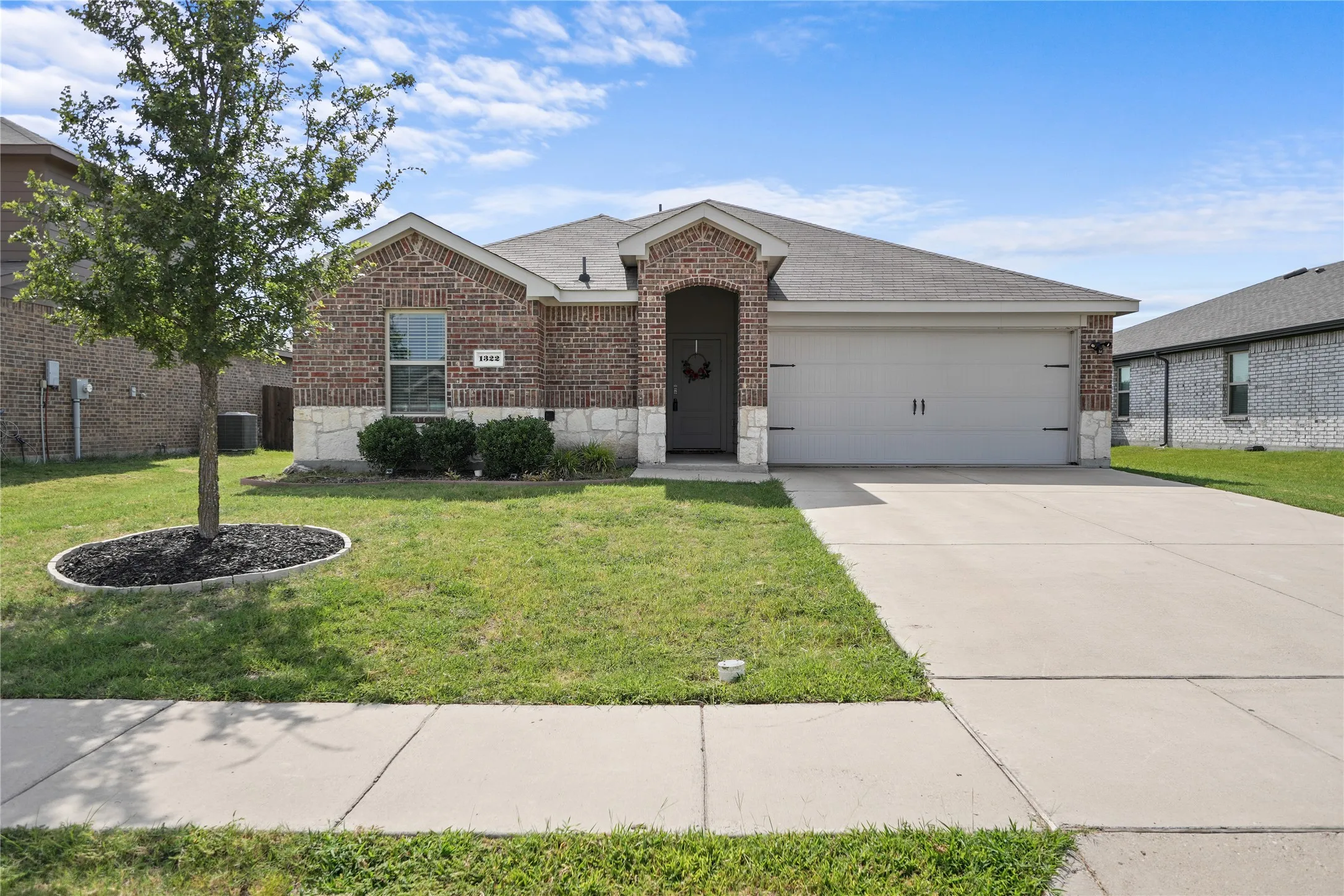 Single Family Residence For Rent in Collin County , 1322 Community Way, Royse City, Texas 75189, 3 Bedroom, 2 Bathroom, 2 Garage spaces, 1,297 Sqft, built in 2021, mls#21379677, Real Estate Agent in Royse City, Homes For Rent in Collin county, Homes For Rent in Royse City, Realtor in Royse City Texas, Real Estate Brokerage Independent Realty Texas, Luminita Cordes Realtor
