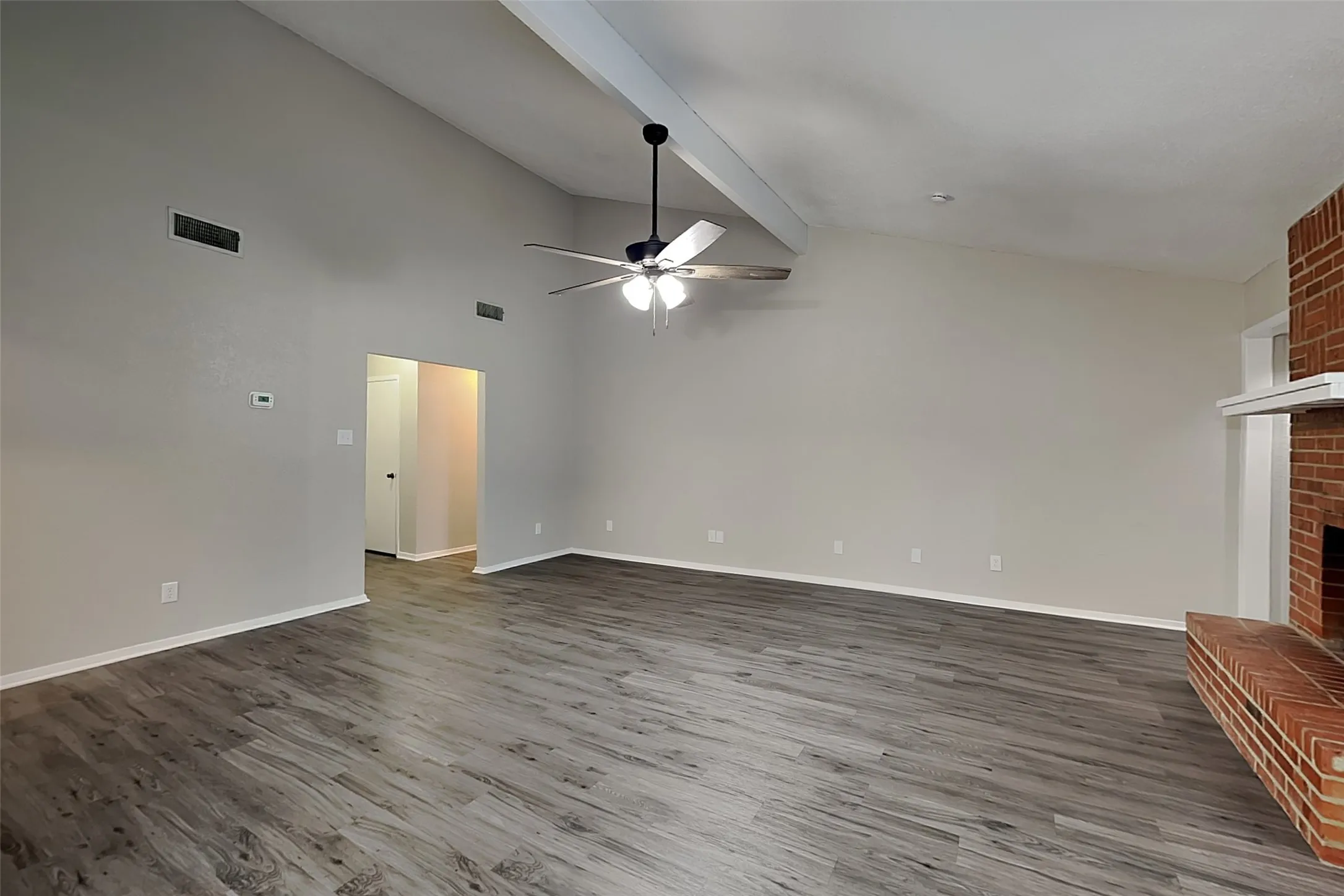 Single Family Residence For Rent in Tarrant County , 6741 Ridgetop Road, North Richland Hills, Texas 76182, 3 Bedroom, 2 Bathroom, 2 Garage spaces, 1,569 Sqft, built in 1983, mls#21379679, Real Estate Agent in North Richland Hills, Homes For Rent in Tarrant county, Homes For Rent in North Richland Hills, Realtor in North Richland Hills Texas, Real Estate Brokerage Independent Realty Texas, Luminita Cordes Realtor