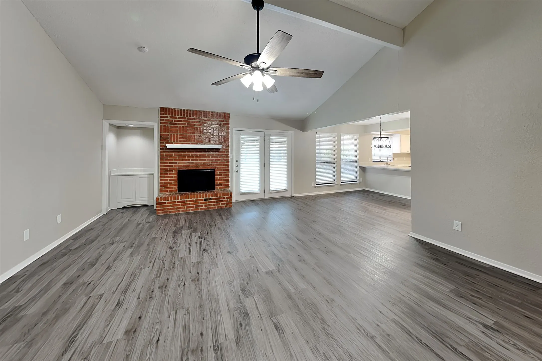 Single Family Residence For Rent in Tarrant County , 6741 Ridgetop Road, North Richland Hills, Texas 76182, 3 Bedroom, 2 Bathroom, 2 Garage spaces, 1,569 Sqft, built in 1983, mls#21379679, Real Estate Agent in North Richland Hills, Homes For Rent in Tarrant county, Homes For Rent in North Richland Hills, Realtor in North Richland Hills Texas, Real Estate Brokerage Independent Realty Texas, Luminita Cordes Realtor