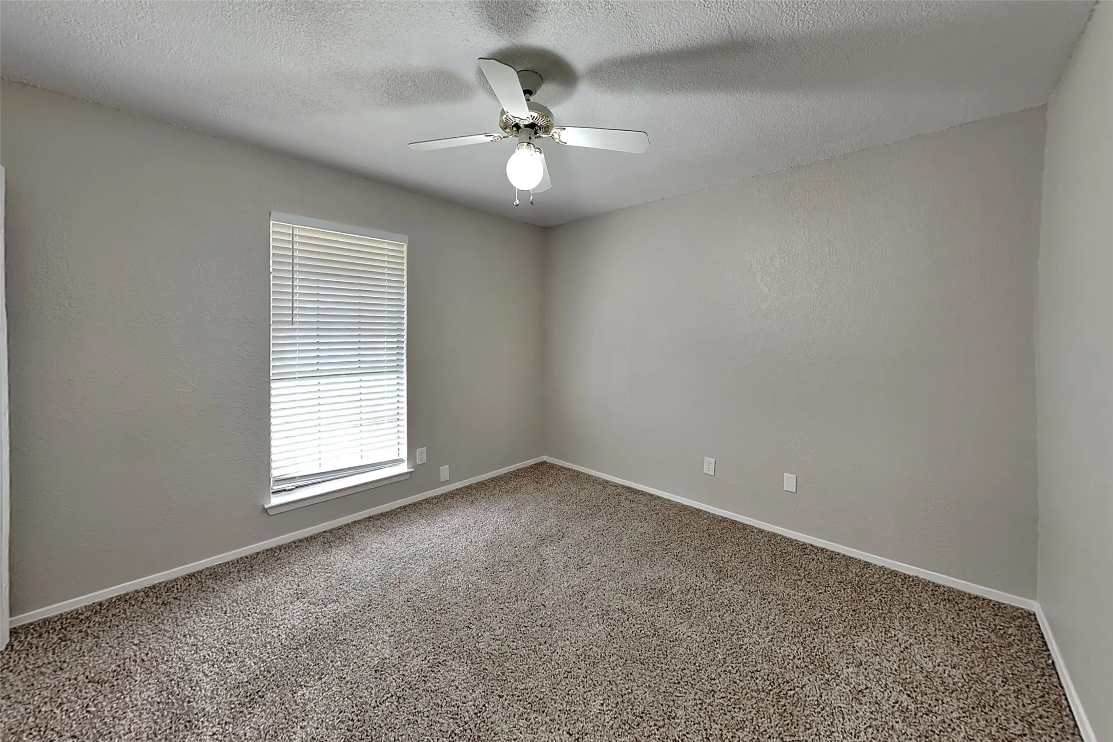 Single Family Residence For Rent in Tarrant County , 6741 Ridgetop Road, North Richland Hills, Texas 76182, 3 Bedroom, 2 Bathroom, 2 Garage spaces, 1,569 Sqft, built in 1983, mls#21379679, Real Estate Agent in North Richland Hills, Homes For Rent in Tarrant county, Homes For Rent in North Richland Hills, Realtor in North Richland Hills Texas, Real Estate Brokerage Independent Realty Texas, Luminita Cordes Realtor