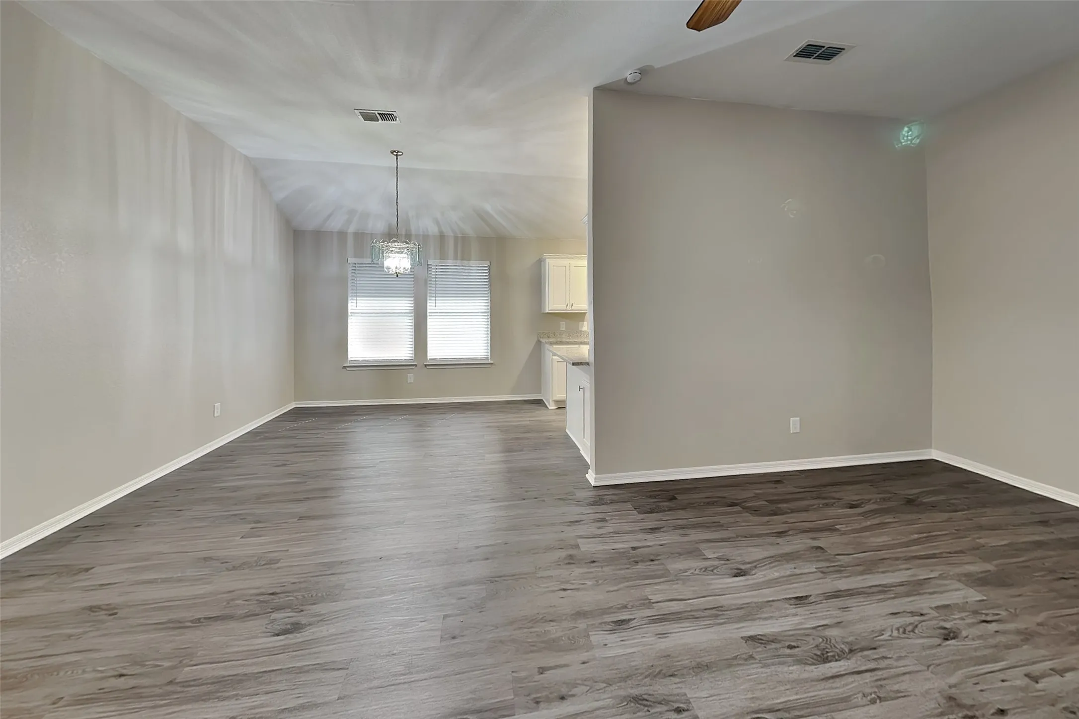 Single Family Residence For Rent in Tarrant County , 1036 Spring Hill Drive, Saginaw, Texas 76179, 3 Bedroom, 2 Bathroom, 2 Garage spaces, 1,624 Sqft, built in 1996, mls#21379681, Real Estate Agent in Saginaw, Homes For Rent in Tarrant county, Homes For Rent in Saginaw, Realtor in Saginaw Texas, Real Estate Brokerage Independent Realty Texas, Luminita Cordes Realtor