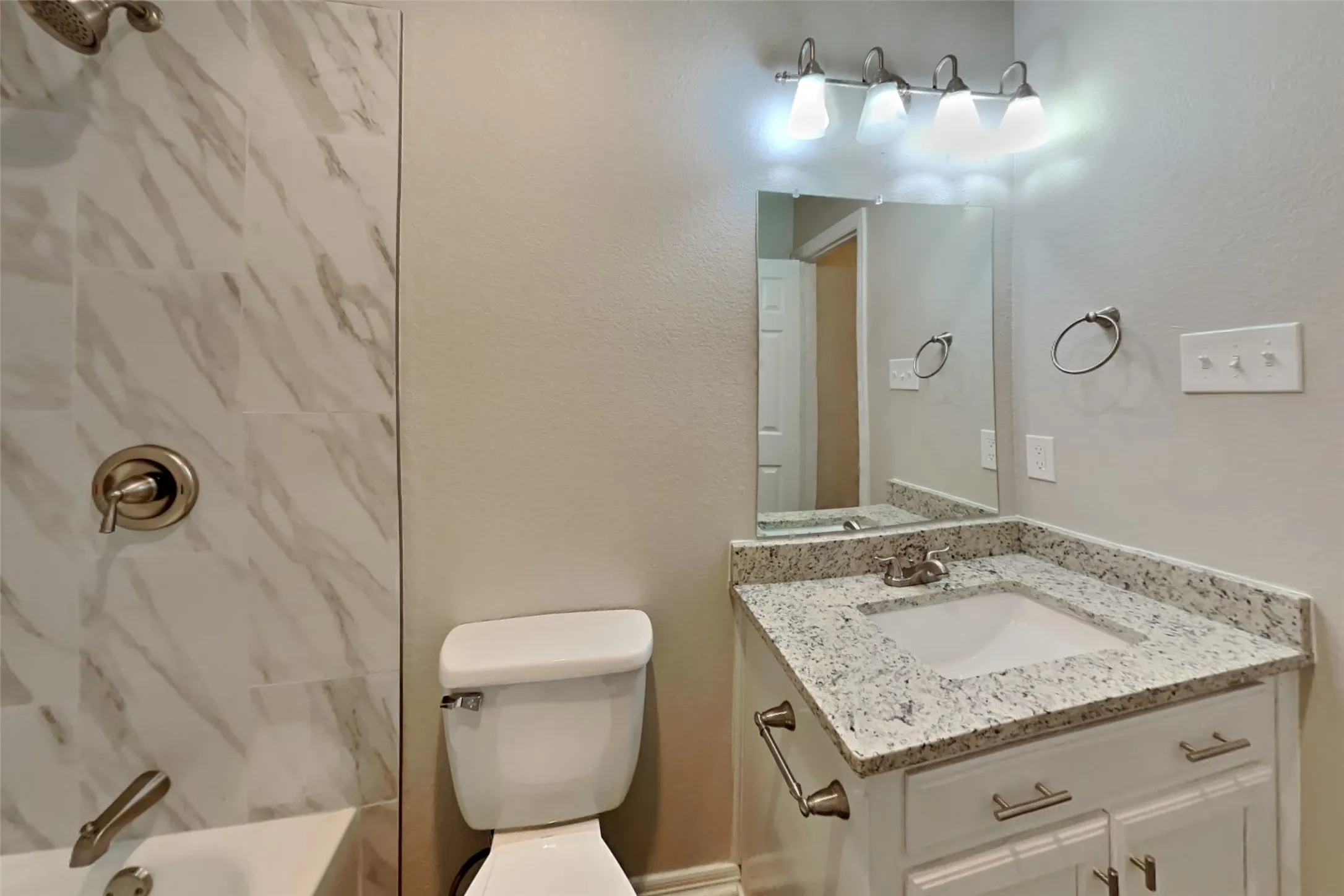 Single Family Residence For Rent in Tarrant County , 1036 Spring Hill Drive, Saginaw, Texas 76179, 3 Bedroom, 2 Bathroom, 2 Garage spaces, 1,624 Sqft, built in 1996, mls#21379681, Real Estate Agent in Saginaw, Homes For Rent in Tarrant county, Homes For Rent in Saginaw, Realtor in Saginaw Texas, Real Estate Brokerage Independent Realty Texas, Luminita Cordes Realtor