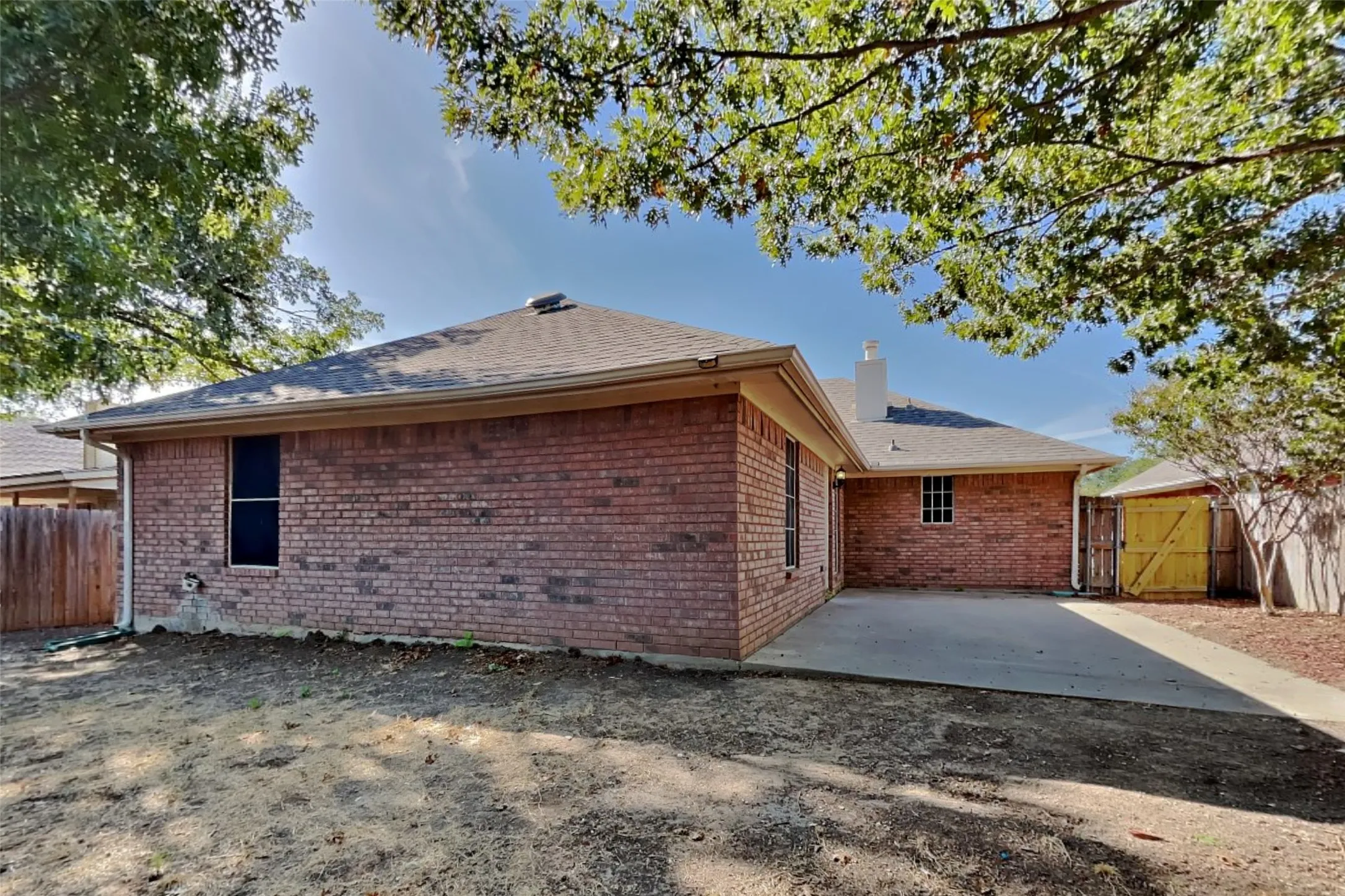Single Family Residence For Rent in Tarrant County , 1036 Spring Hill Drive, Saginaw, Texas 76179, 3 Bedroom, 2 Bathroom, 2 Garage spaces, 1,624 Sqft, built in 1996, mls#21379681, Real Estate Agent in Saginaw, Homes For Rent in Tarrant county, Homes For Rent in Saginaw, Realtor in Saginaw Texas, Real Estate Brokerage Independent Realty Texas, Luminita Cordes Realtor