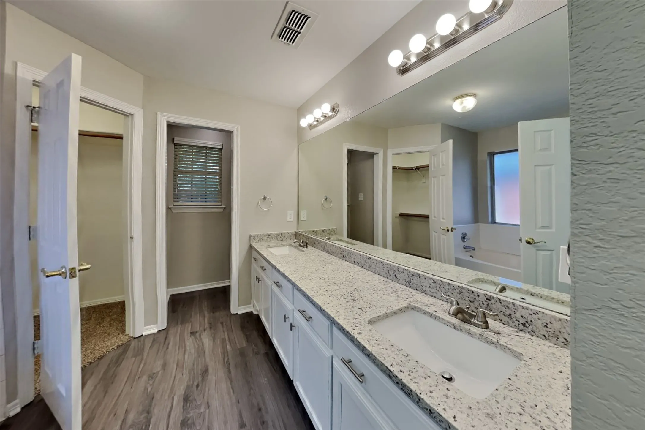Single Family Residence For Rent in Tarrant County , 1036 Spring Hill Drive, Saginaw, Texas 76179, 3 Bedroom, 2 Bathroom, 2 Garage spaces, 1,624 Sqft, built in 1996, mls#21379681, Real Estate Agent in Saginaw, Homes For Rent in Tarrant county, Homes For Rent in Saginaw, Realtor in Saginaw Texas, Real Estate Brokerage Independent Realty Texas, Luminita Cordes Realtor