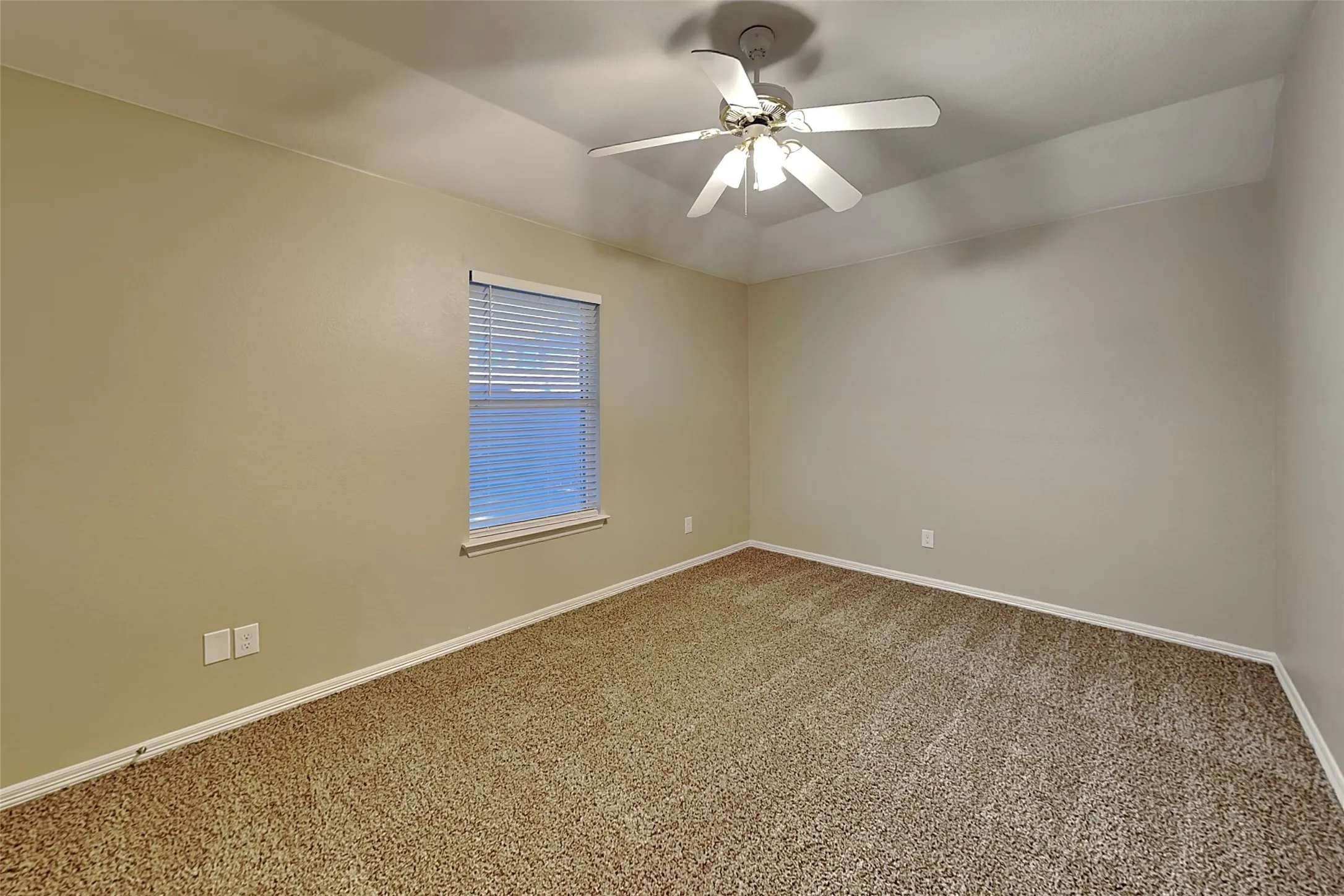 Single Family Residence For Rent in Tarrant County , 1036 Spring Hill Drive, Saginaw, Texas 76179, 3 Bedroom, 2 Bathroom, 2 Garage spaces, 1,624 Sqft, built in 1996, mls#21379681, Real Estate Agent in Saginaw, Homes For Rent in Tarrant county, Homes For Rent in Saginaw, Realtor in Saginaw Texas, Real Estate Brokerage Independent Realty Texas, Luminita Cordes Realtor