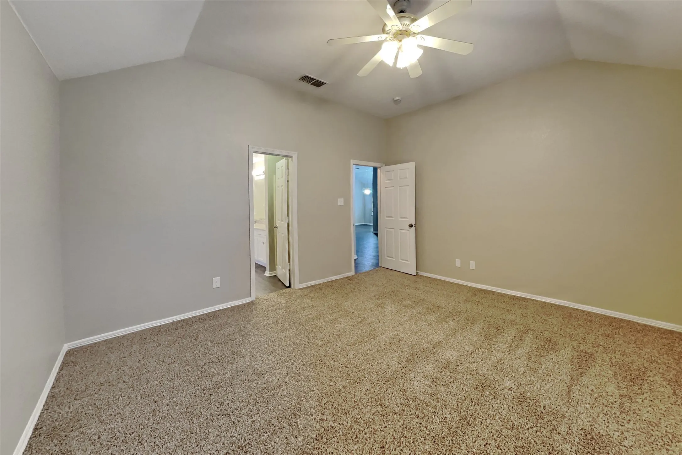 Single Family Residence For Rent in Tarrant County , 1036 Spring Hill Drive, Saginaw, Texas 76179, 3 Bedroom, 2 Bathroom, 2 Garage spaces, 1,624 Sqft, built in 1996, mls#21379681, Real Estate Agent in Saginaw, Homes For Rent in Tarrant county, Homes For Rent in Saginaw, Realtor in Saginaw Texas, Real Estate Brokerage Independent Realty Texas, Luminita Cordes Realtor