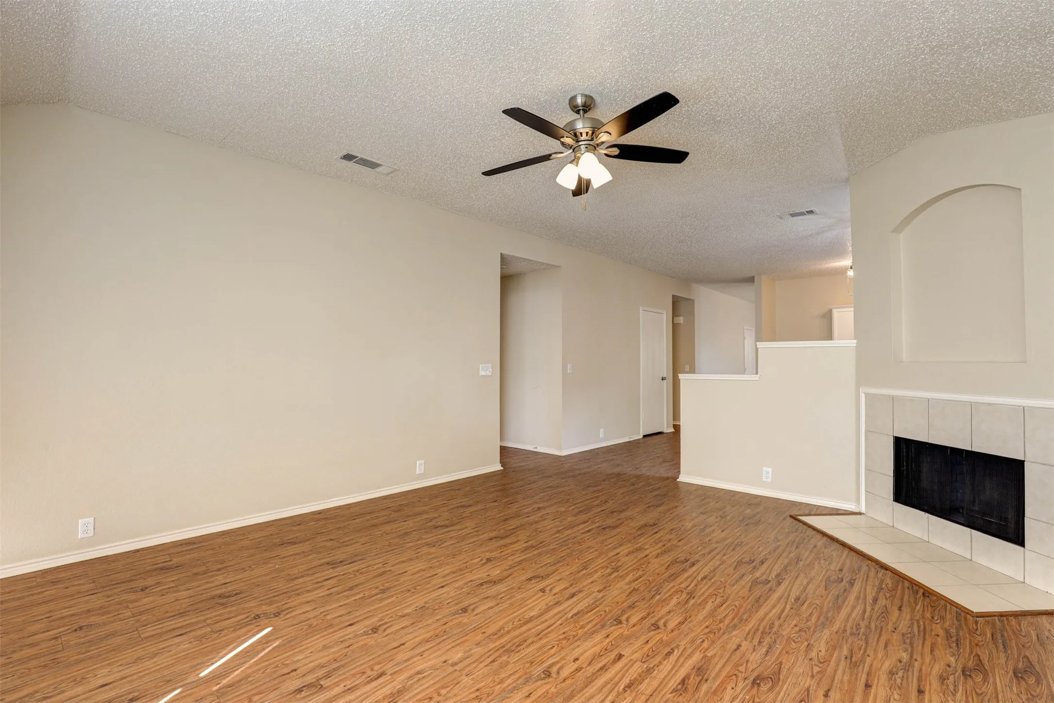 Single Family Residence For Sale in Dallas County , 1815 Citadel Drive, Glenn Heights, Texas 75154, 3 Bedroom, 2 Bathroom, 2 Garage spaces, 1,851 Sqft, built in 2001, mls#21379577, Real Estate Agent in Glenn Heights, Homes For Sale in Dallas county, Homes For Sale in Glenn Heights, Realtor in Glenn Heights Texas, Real Estate Brokerage Independent Realty Texas, Luminita Cordes Realtor