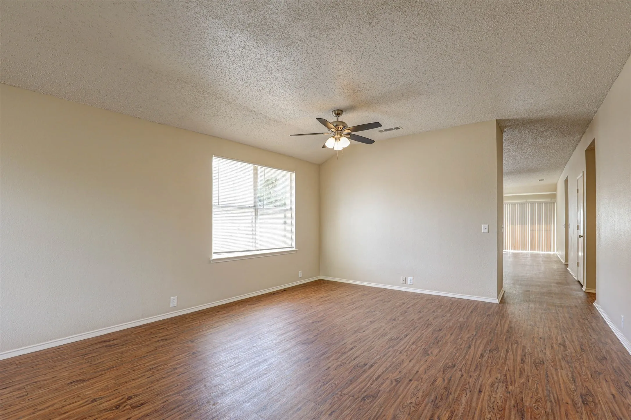 Single Family Residence For Sale in Dallas County , 1815 Citadel Drive, Glenn Heights, Texas 75154, 3 Bedroom, 2 Bathroom, 2 Garage spaces, 1,851 Sqft, built in 2001, mls#21379577, Real Estate Agent in Glenn Heights, Homes For Sale in Dallas county, Homes For Sale in Glenn Heights, Realtor in Glenn Heights Texas, Real Estate Brokerage Independent Realty Texas, Luminita Cordes Realtor