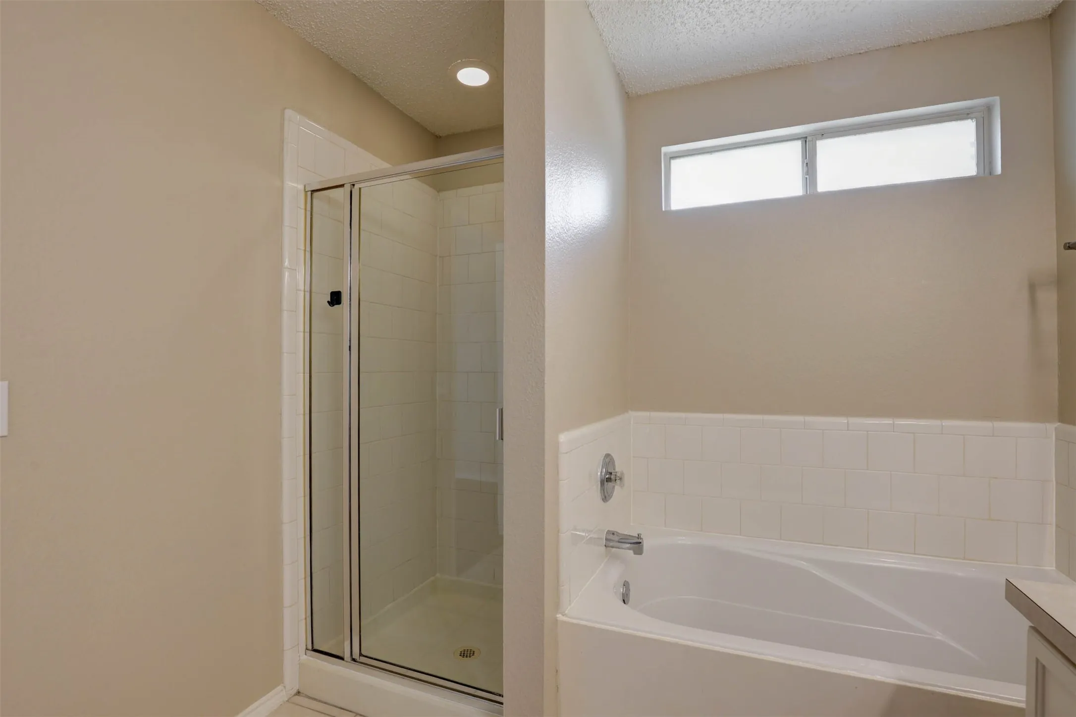 Single Family Residence For Sale in Dallas County , 1815 Citadel Drive, Glenn Heights, Texas 75154, 3 Bedroom, 2 Bathroom, 2 Garage spaces, 1,851 Sqft, built in 2001, mls#21379577, Real Estate Agent in Glenn Heights, Homes For Sale in Dallas county, Homes For Sale in Glenn Heights, Realtor in Glenn Heights Texas, Real Estate Brokerage Independent Realty Texas, Luminita Cordes Realtor
