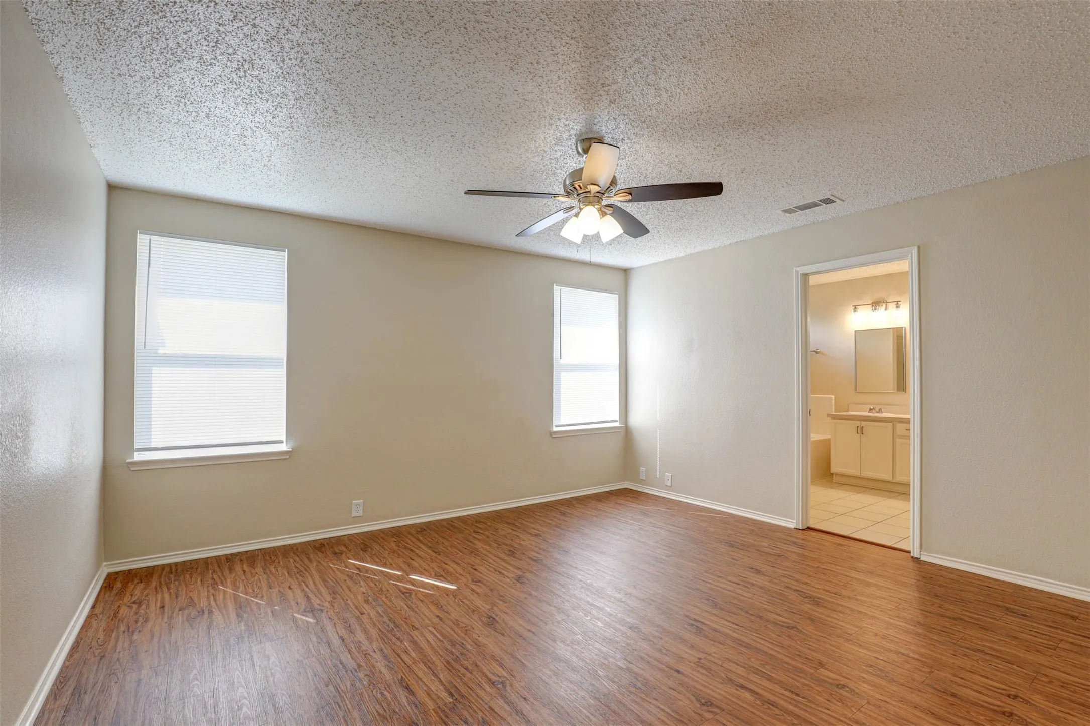 Single Family Residence For Sale in Dallas County , 1815 Citadel Drive, Glenn Heights, Texas 75154, 3 Bedroom, 2 Bathroom, 2 Garage spaces, 1,851 Sqft, built in 2001, mls#21379577, Real Estate Agent in Glenn Heights, Homes For Sale in Dallas county, Homes For Sale in Glenn Heights, Realtor in Glenn Heights Texas, Real Estate Brokerage Independent Realty Texas, Luminita Cordes Realtor