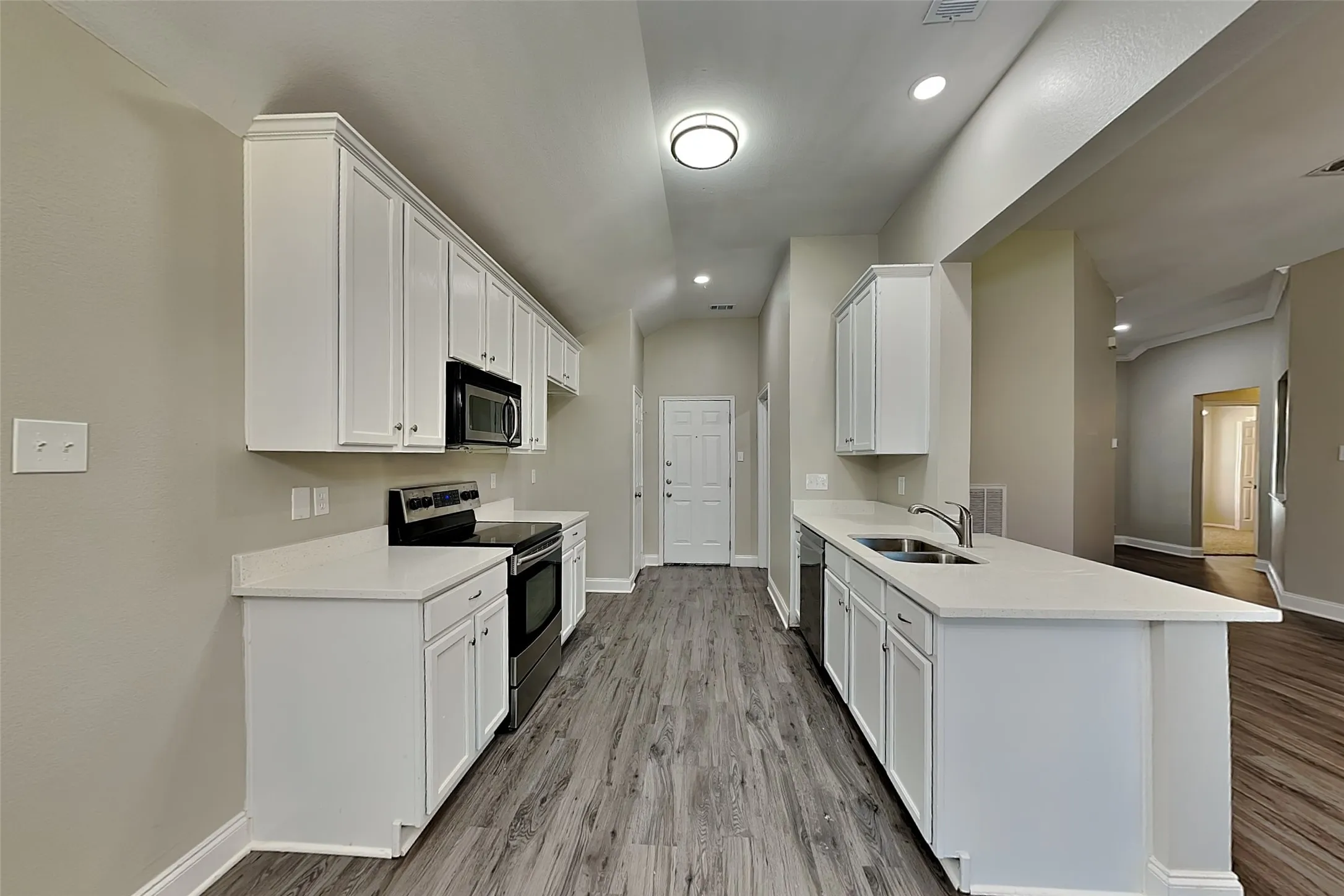 Single Family Residence For Rent in Tarrant County , 4805 Cliburn Drive, Fort Worth, Texas 76244, 3 Bedroom, 2 Bathroom, 2 Garage spaces, 1,419 Sqft, built in 2003, mls#21379682, Real Estate Agent in Fort Worth, Homes For Rent in Tarrant county, Homes For Rent in Fort Worth, Realtor in Fort Worth Texas, Real Estate Brokerage Independent Realty Texas, Luminita Cordes Realtor