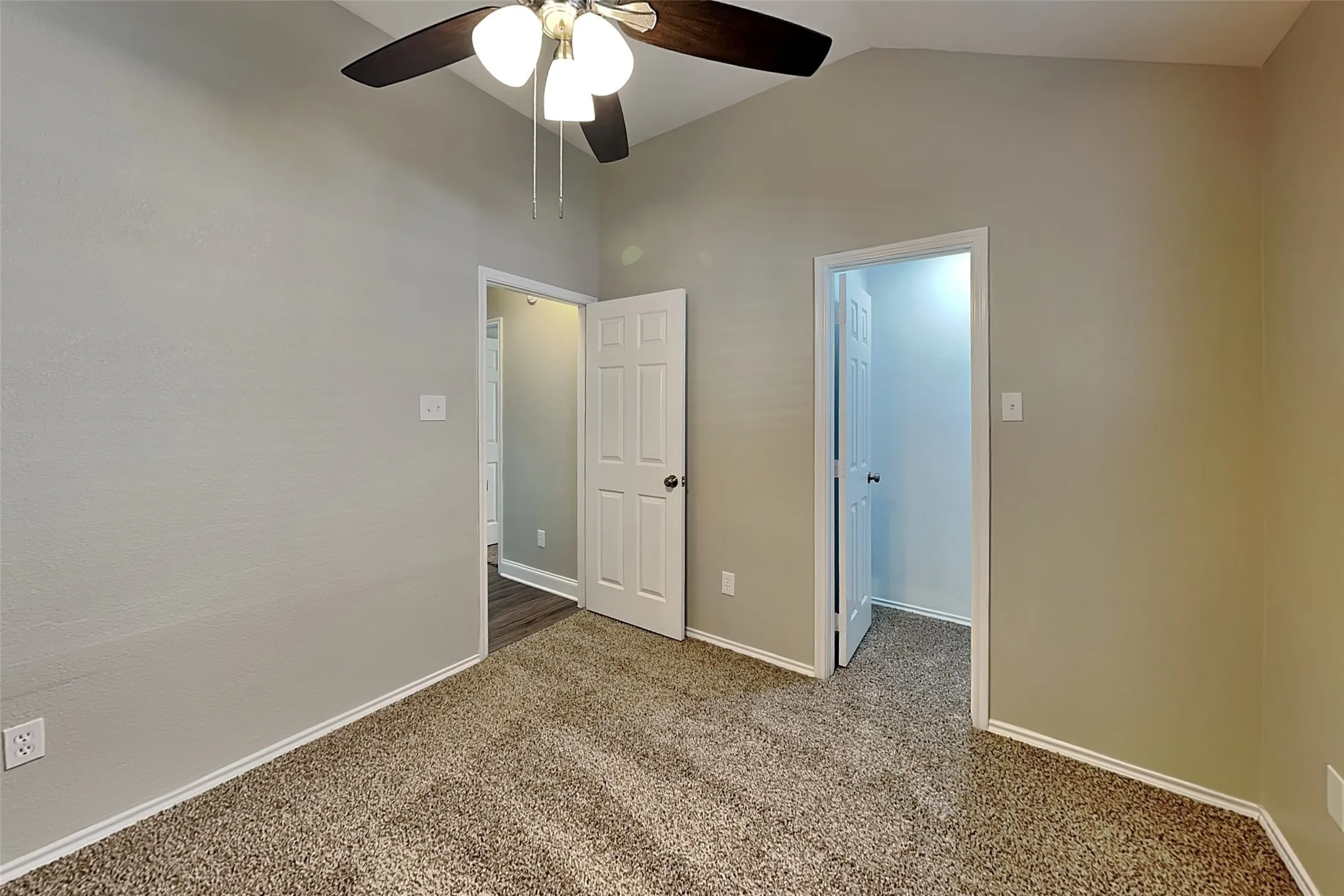 Single Family Residence For Rent in Tarrant County , 4805 Cliburn Drive, Fort Worth, Texas 76244, 3 Bedroom, 2 Bathroom, 2 Garage spaces, 1,419 Sqft, built in 2003, mls#21379682, Real Estate Agent in Fort Worth, Homes For Rent in Tarrant county, Homes For Rent in Fort Worth, Realtor in Fort Worth Texas, Real Estate Brokerage Independent Realty Texas, Luminita Cordes Realtor