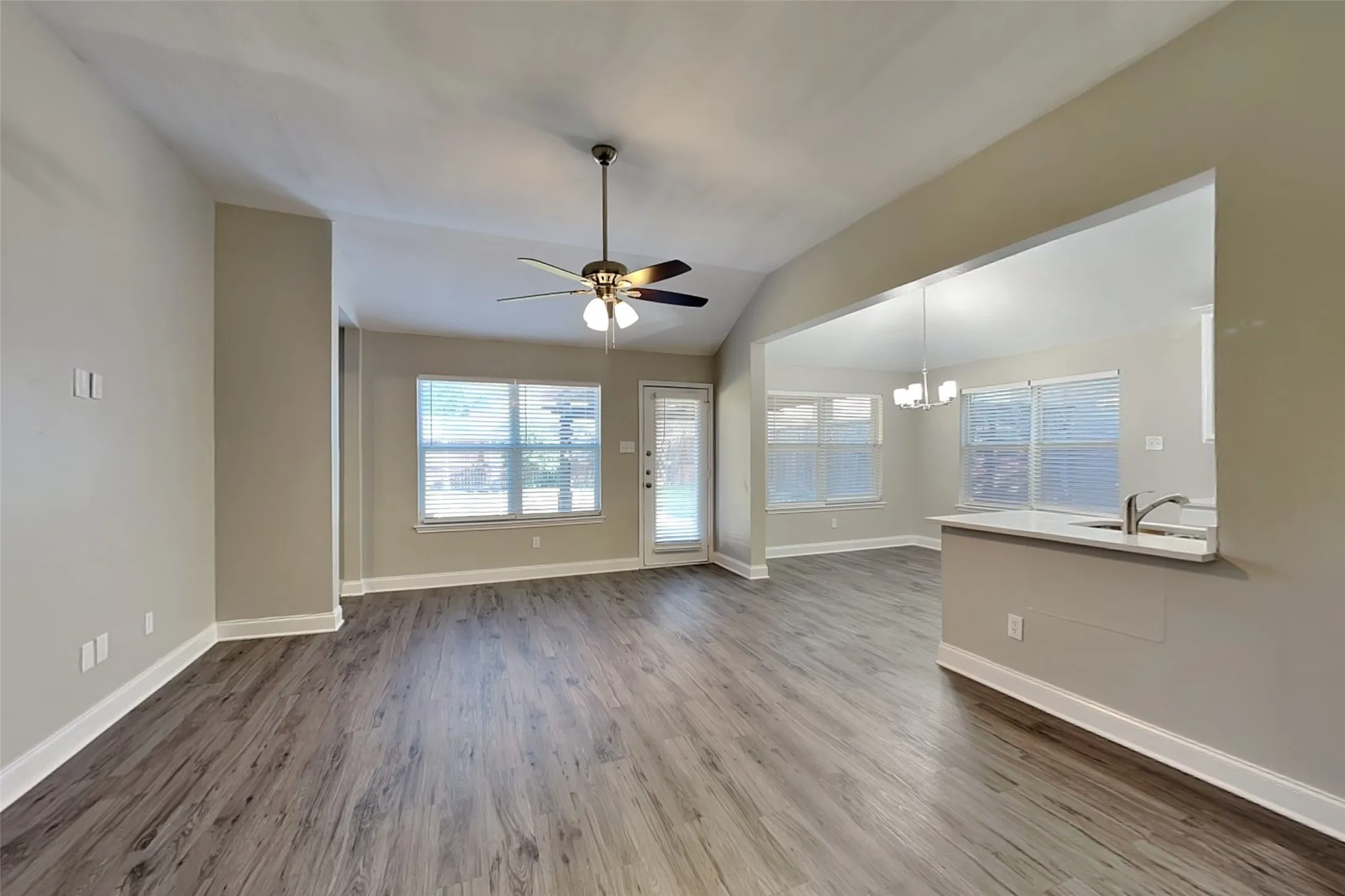 Single Family Residence For Rent in Tarrant County , 4805 Cliburn Drive, Fort Worth, Texas 76244, 3 Bedroom, 2 Bathroom, 2 Garage spaces, 1,419 Sqft, built in 2003, mls#21379682, Real Estate Agent in Fort Worth, Homes For Rent in Tarrant county, Homes For Rent in Fort Worth, Realtor in Fort Worth Texas, Real Estate Brokerage Independent Realty Texas, Luminita Cordes Realtor