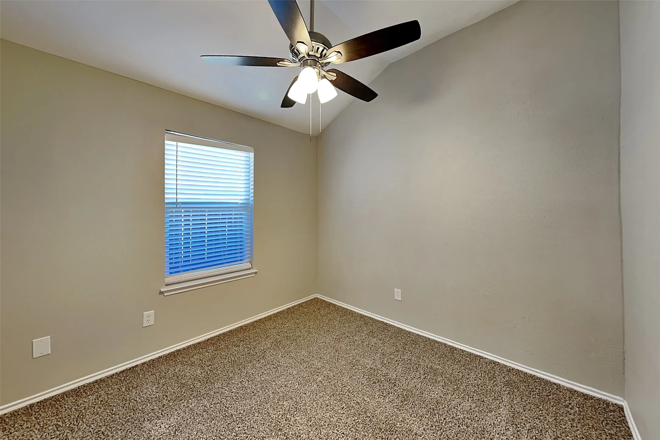 Single Family Residence For Rent in Tarrant County , 4805 Cliburn Drive, Fort Worth, Texas 76244, 3 Bedroom, 2 Bathroom, 2 Garage spaces, 1,419 Sqft, built in 2003, mls#21379682, Real Estate Agent in Fort Worth, Homes For Rent in Tarrant county, Homes For Rent in Fort Worth, Realtor in Fort Worth Texas, Real Estate Brokerage Independent Realty Texas, Luminita Cordes Realtor